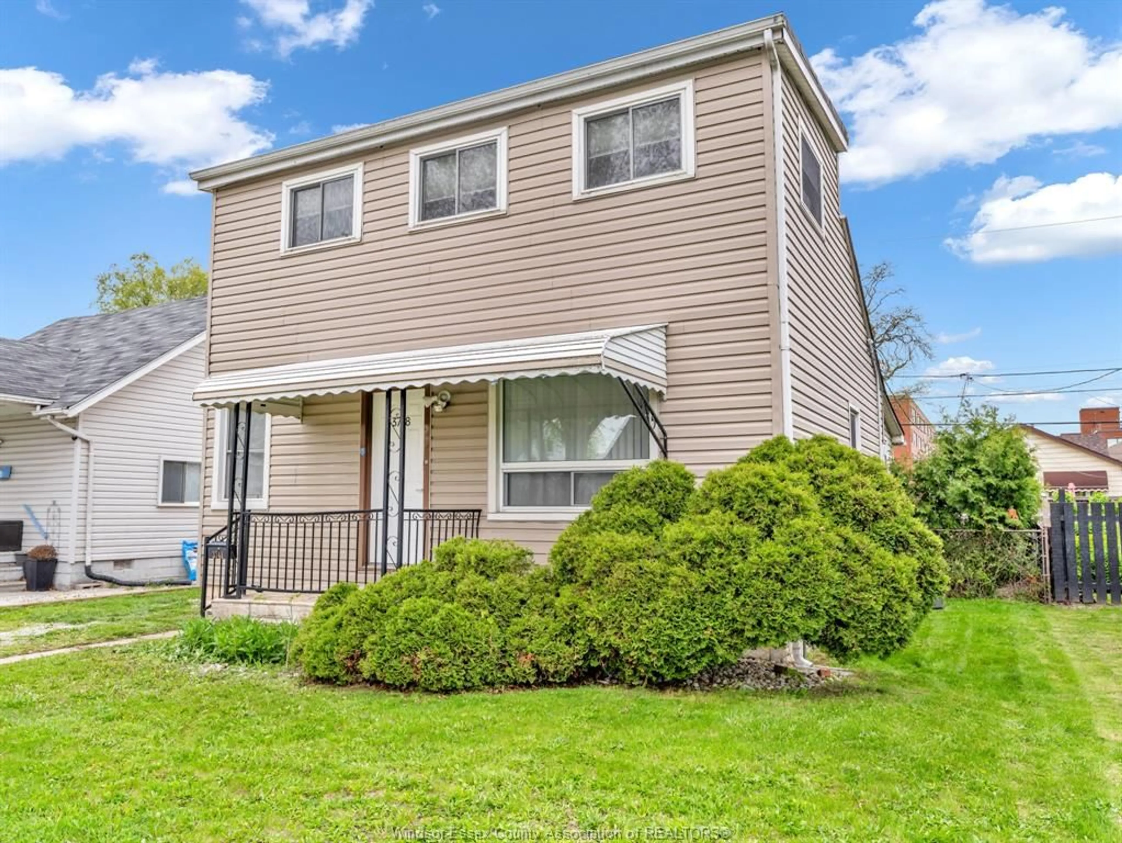 Home with vinyl exterior material, street for 3748 WHITNEY, Windsor Ontario N9C 2C4