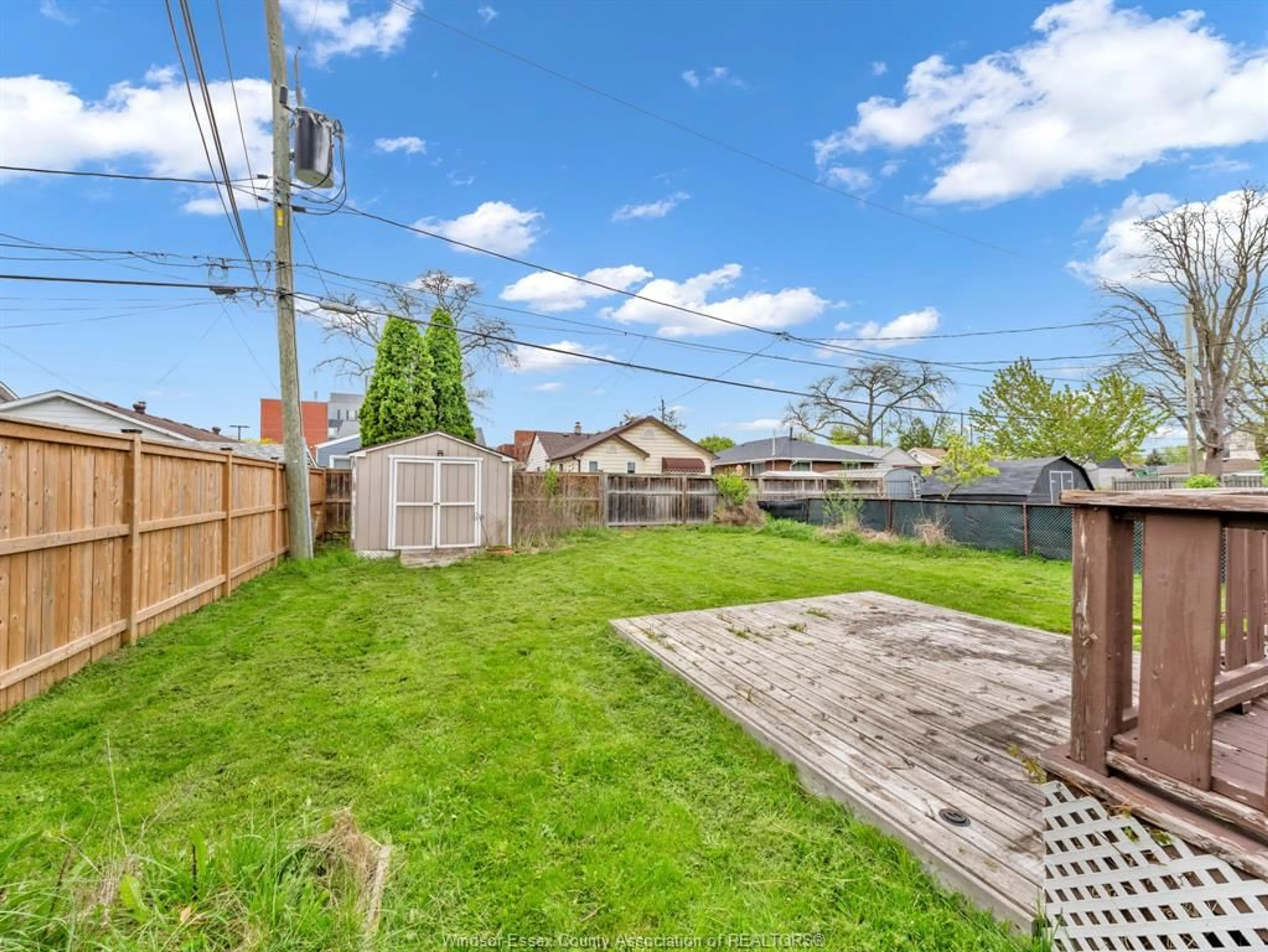 A pic from outside/outdoor area/front of a property/back of a property/a pic from drone, street for 3748 WHITNEY, Windsor Ontario N9C 2C4