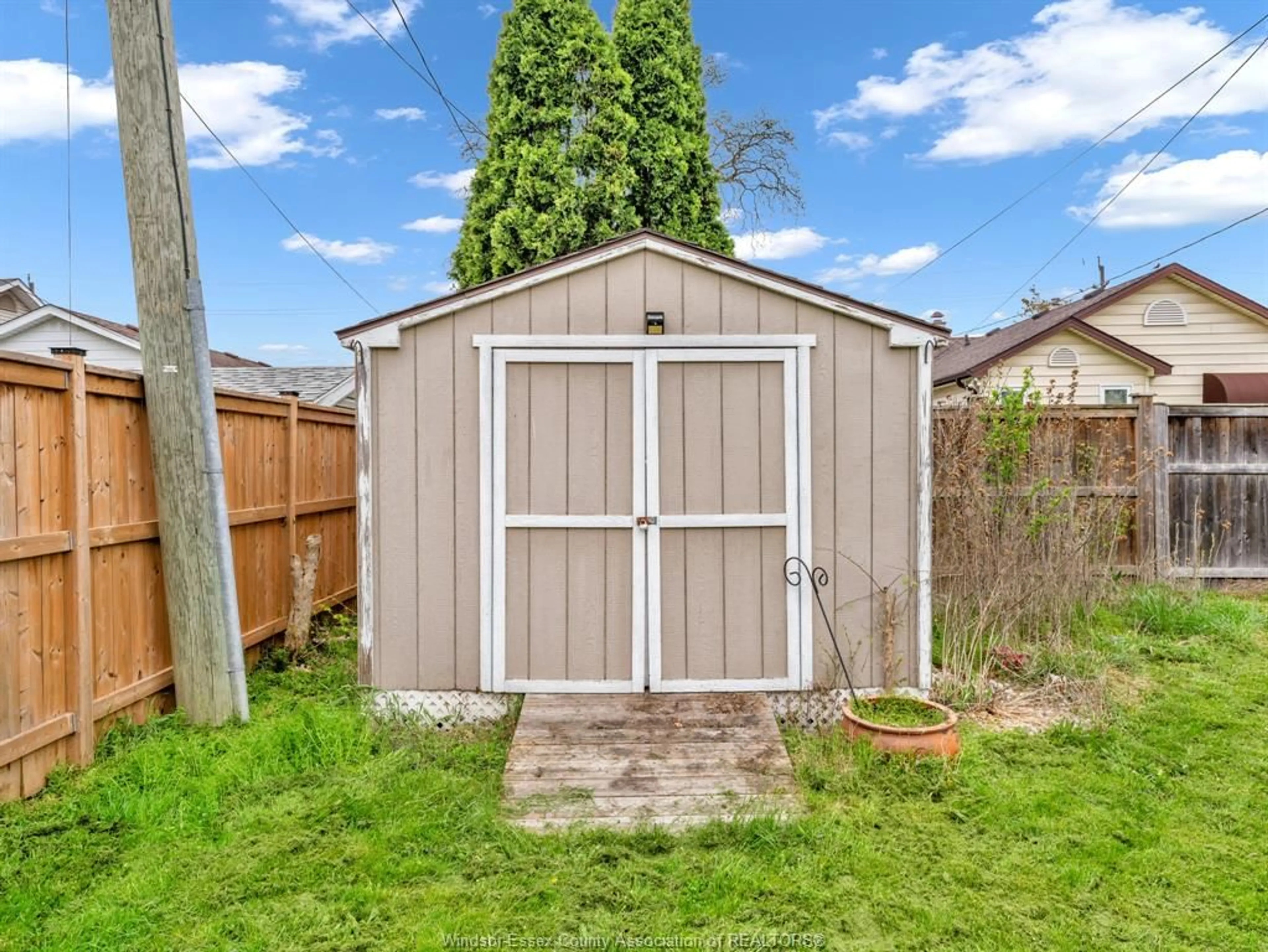 Shed for 3748 WHITNEY, Windsor Ontario N9C 2C4