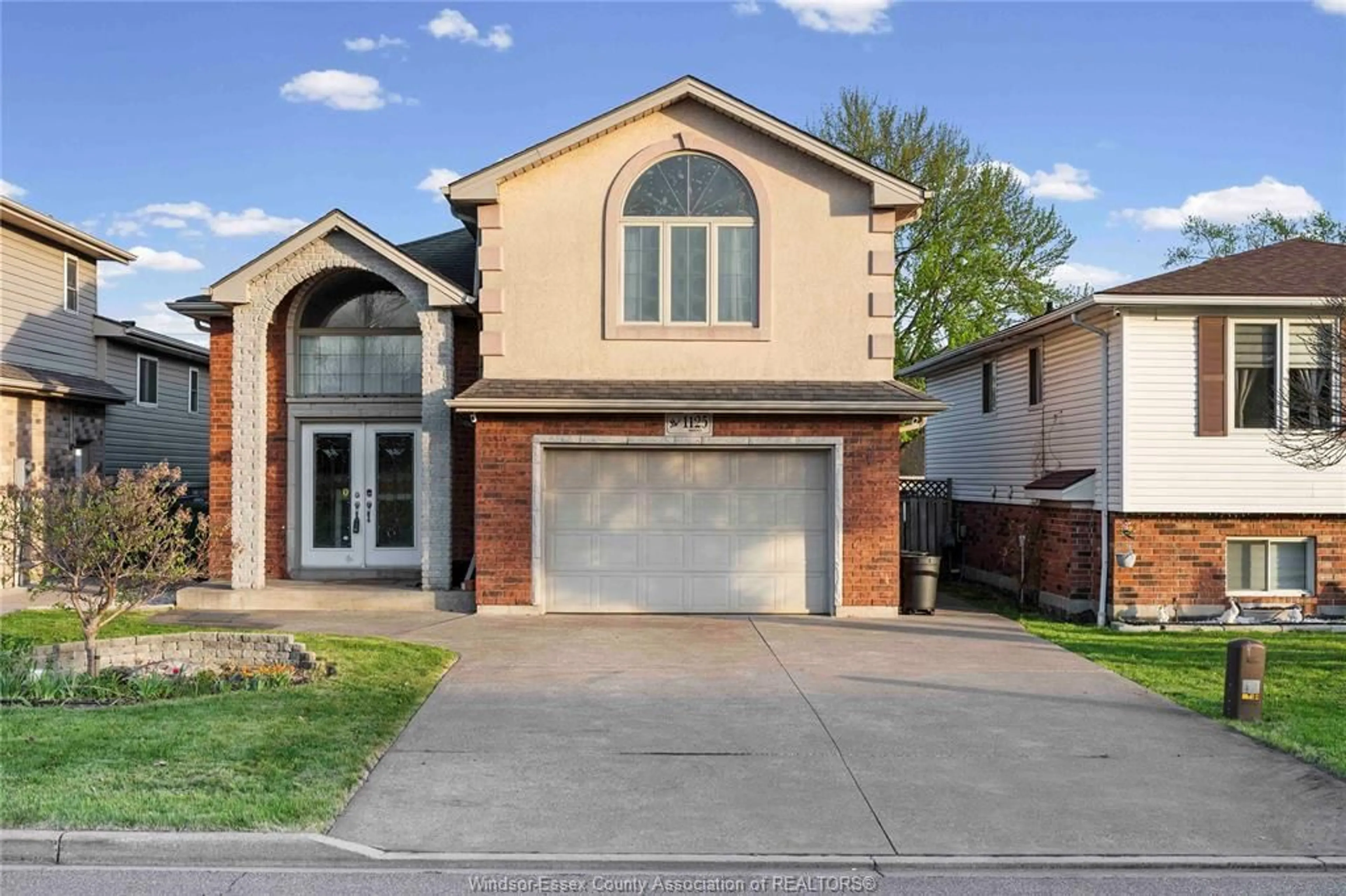 Home with brick exterior material, street for 1125 WAVERLY, Windsor Ontario N8X 4X1