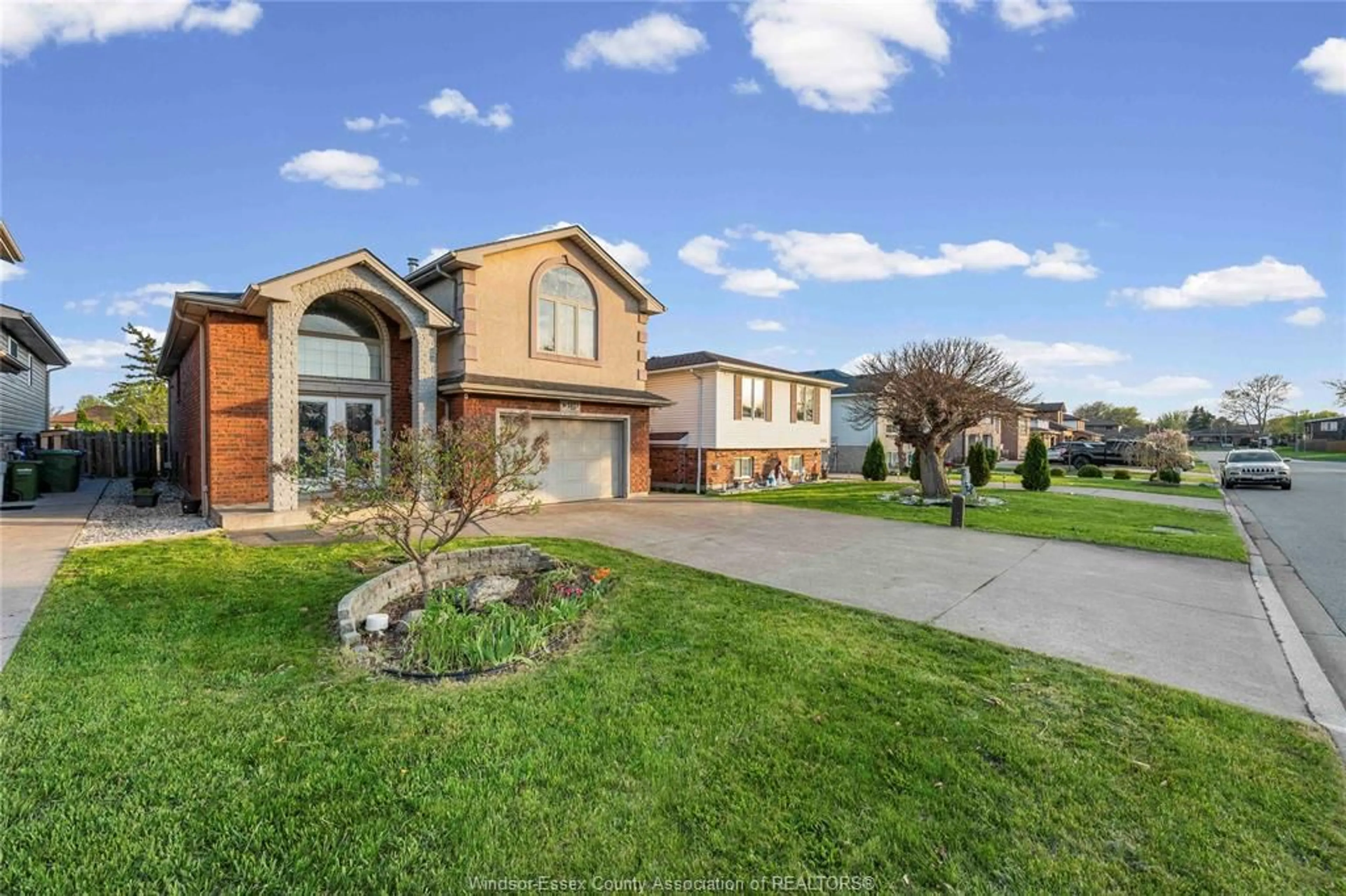 Unknown for 1125 WAVERLY, Windsor Ontario N8X 4X1