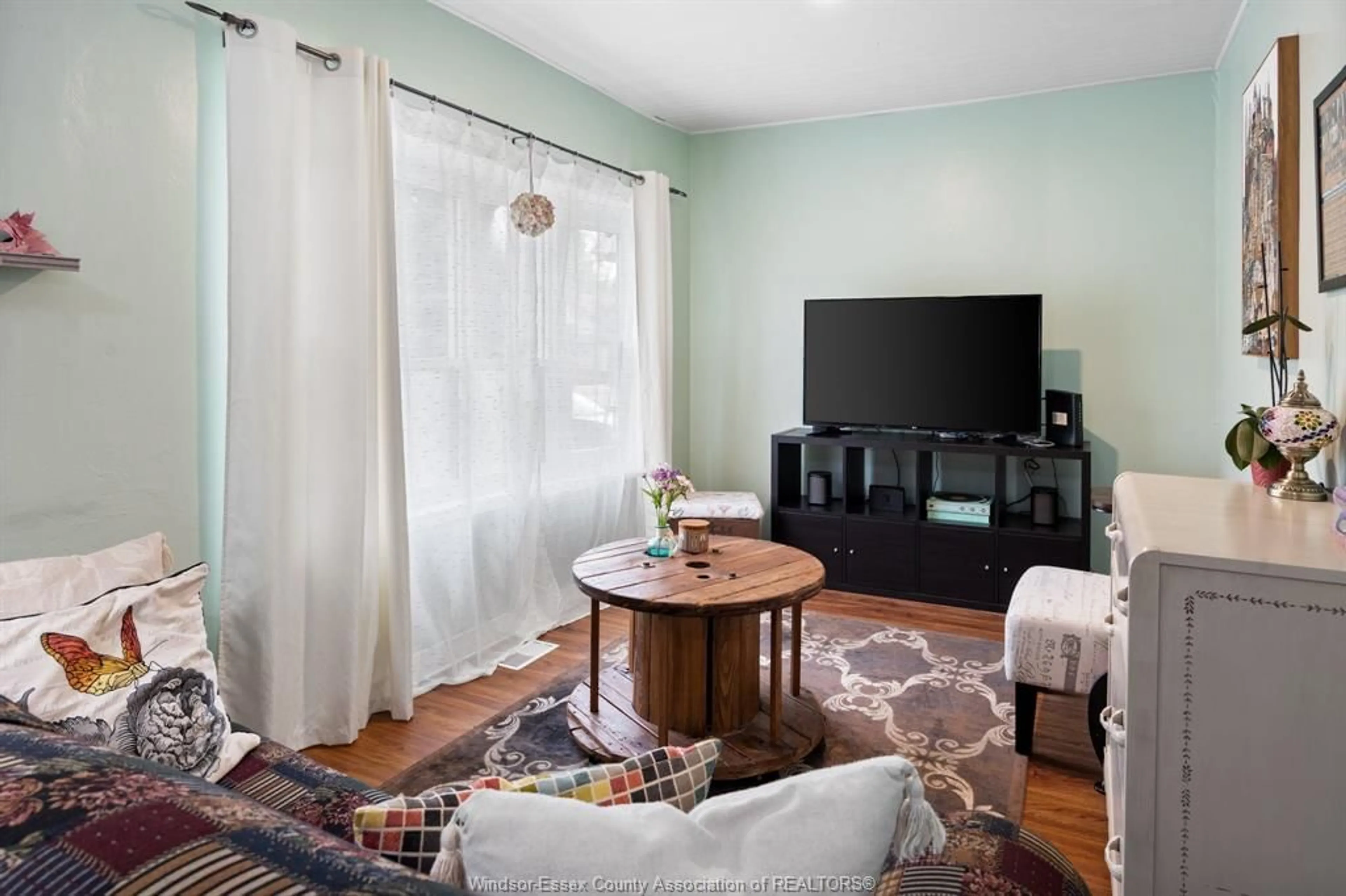 Living room with furniture, unknown for 2256 CHURCH, Windsor Ontario N8X 1V9