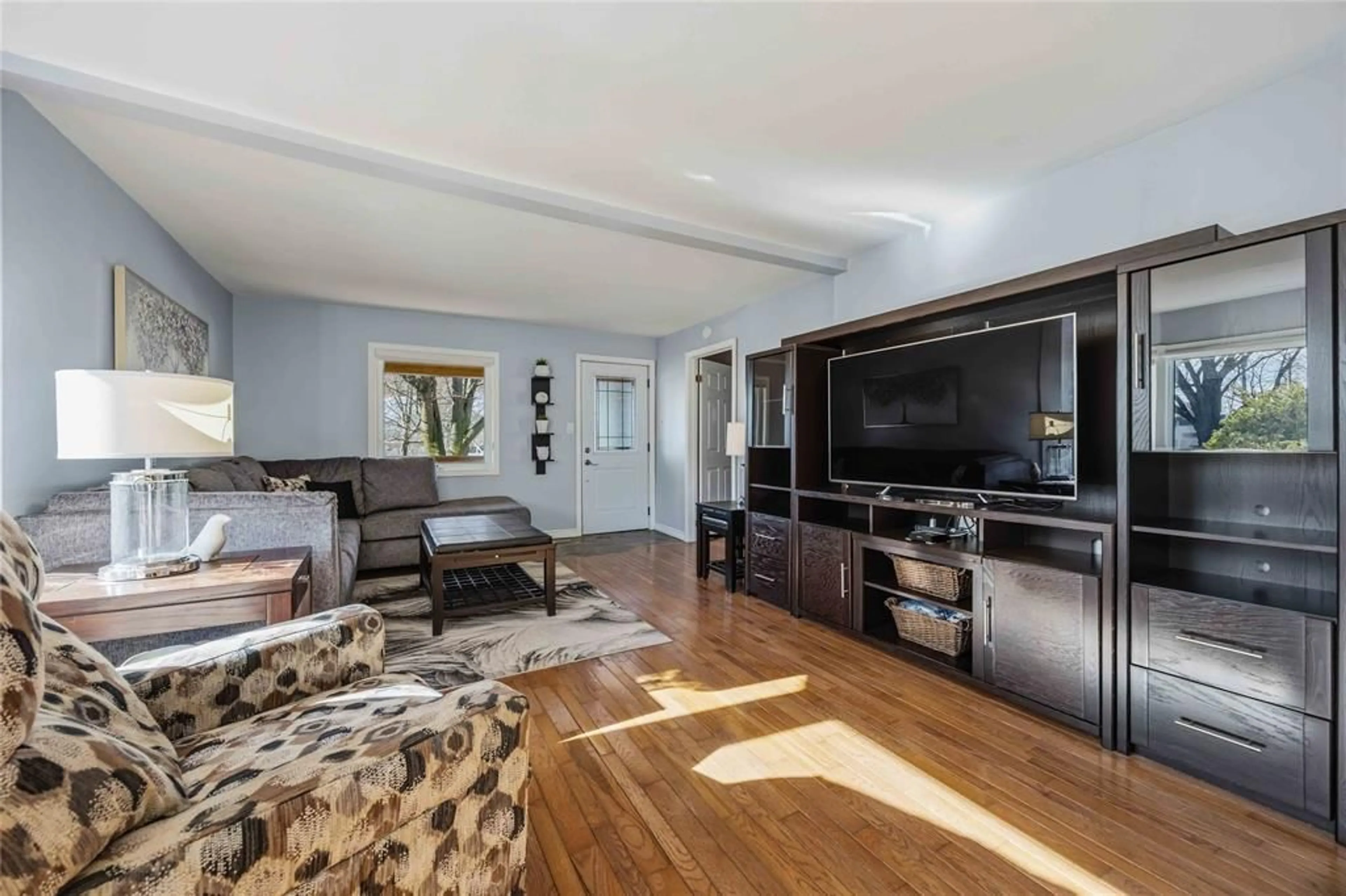 Living room with furniture, unknown for 128 ALEXANDRA Ave, Point Edward Ontario N7V 1C2