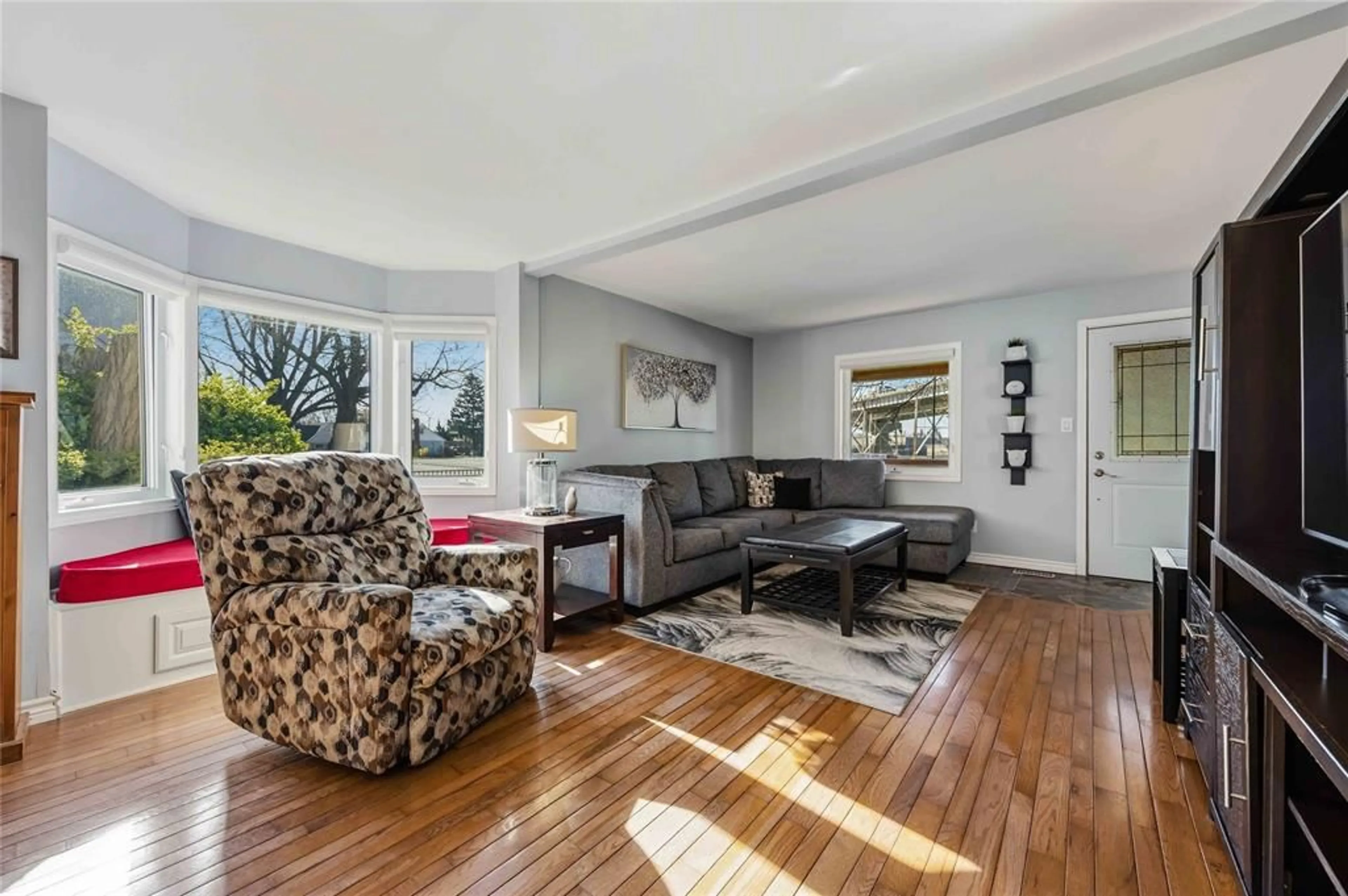 Living room with furniture, unknown for 128 ALEXANDRA Ave, Point Edward Ontario N7V 1C2