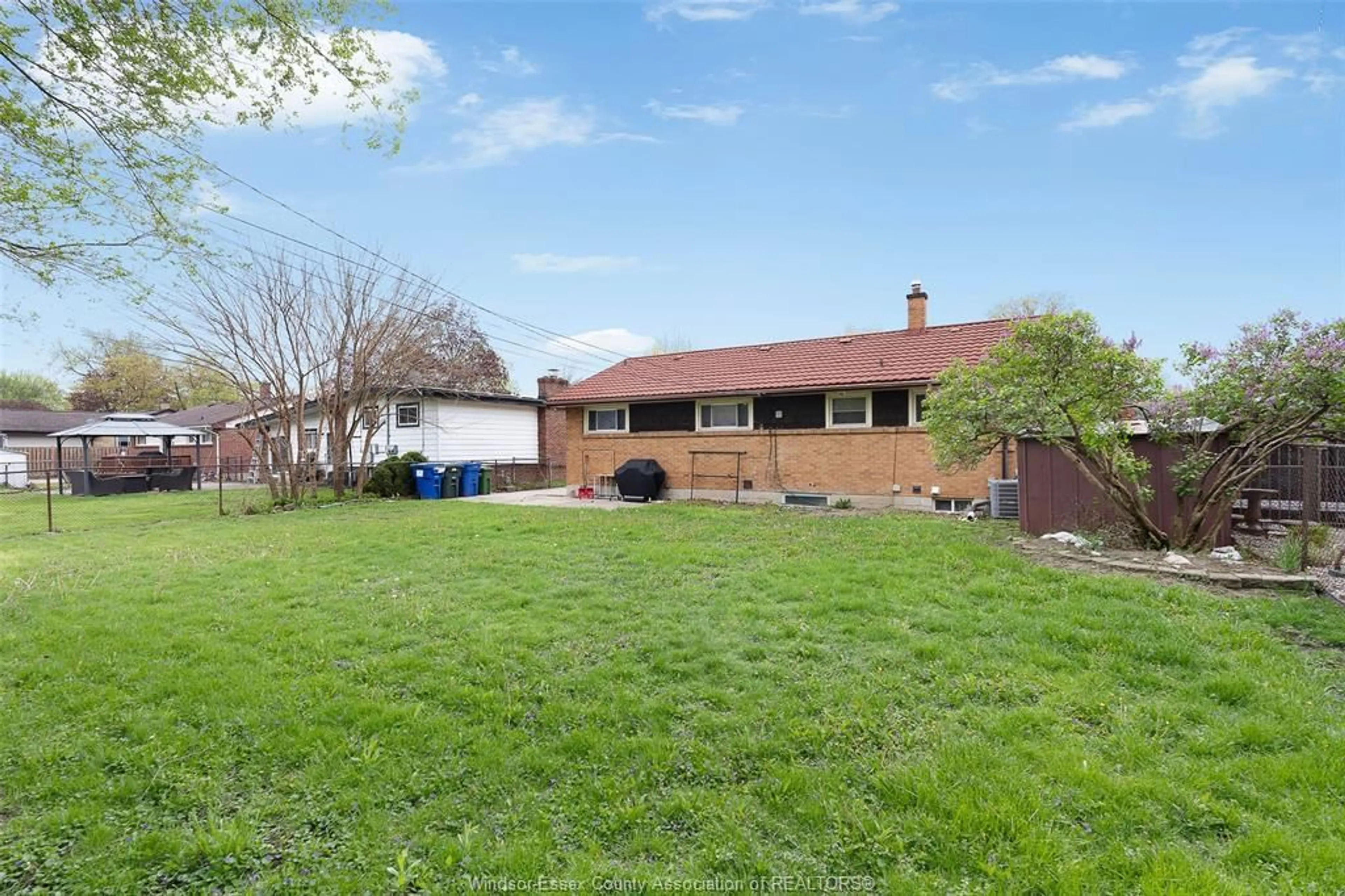 A pic from outside/outdoor area/front of a property/back of a property/a pic from drone, street for 3598 RANKIN Ave, Windsor Ontario N9E 3C5