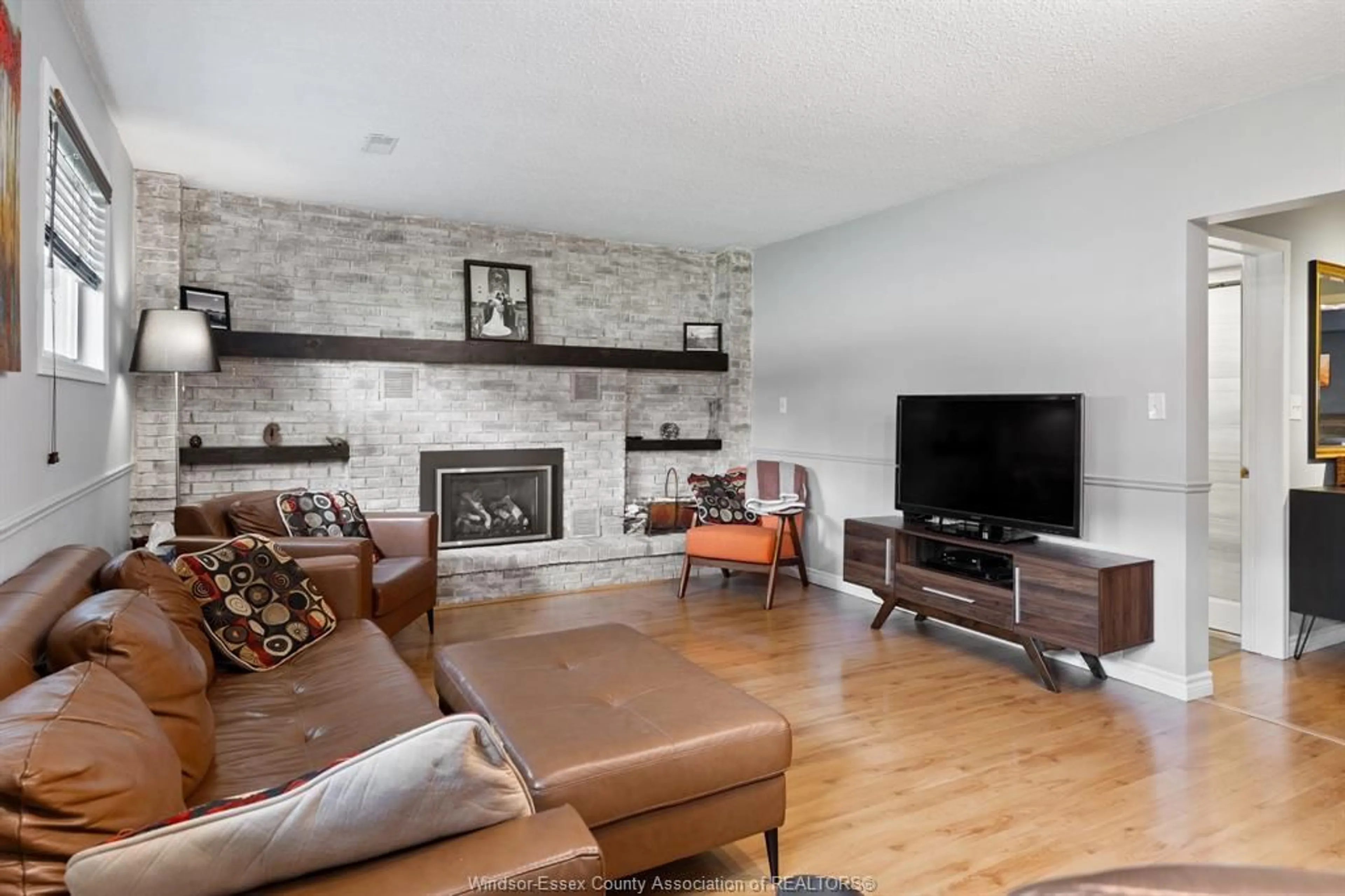 Living room with furniture, unknown for 2055 GRAND MARAIS Rd, Windsor Ontario N9E 4K1
