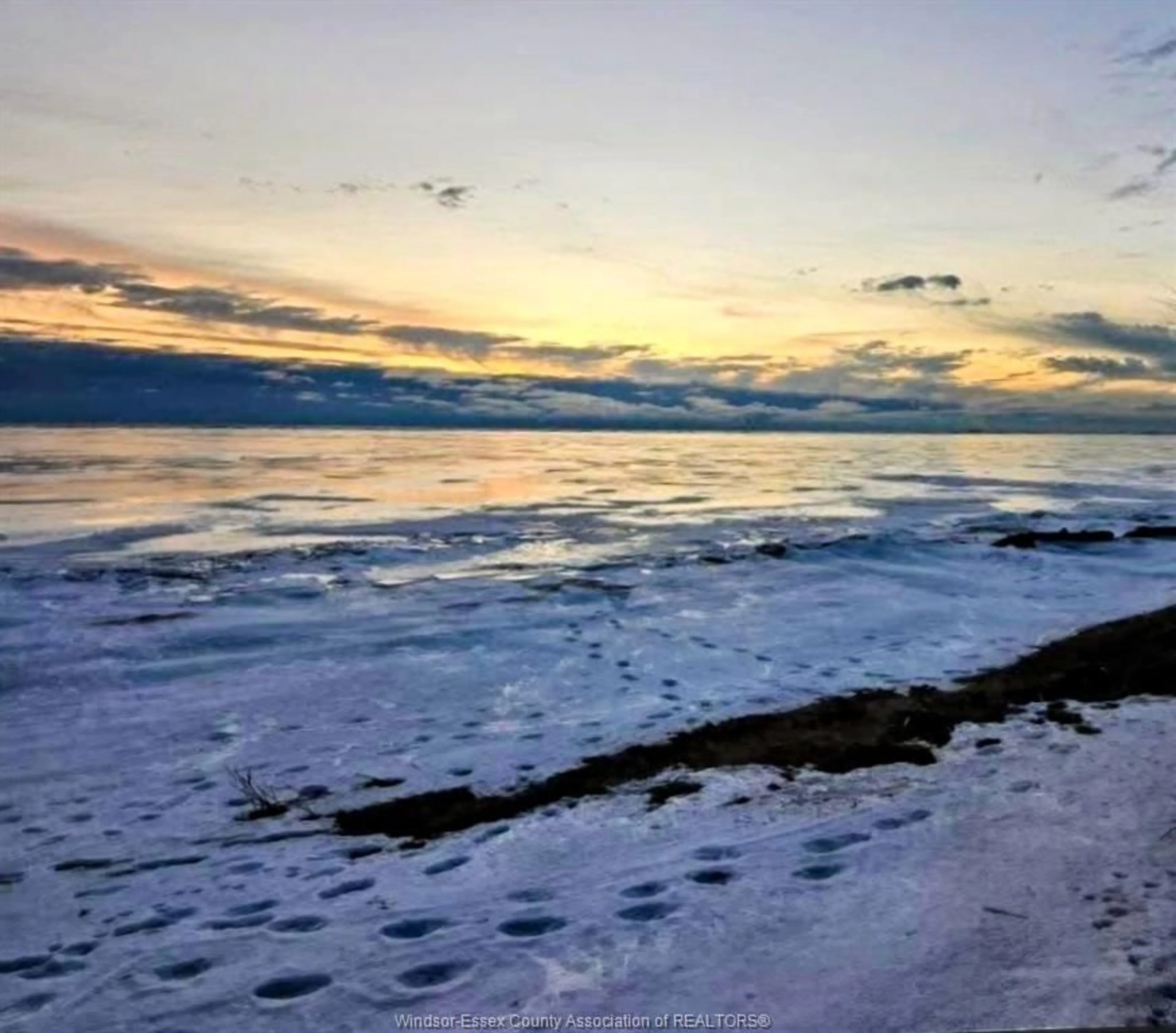 Blurry image for 523 LYPPS BEACH, Colchester Ontario N0R 1G0