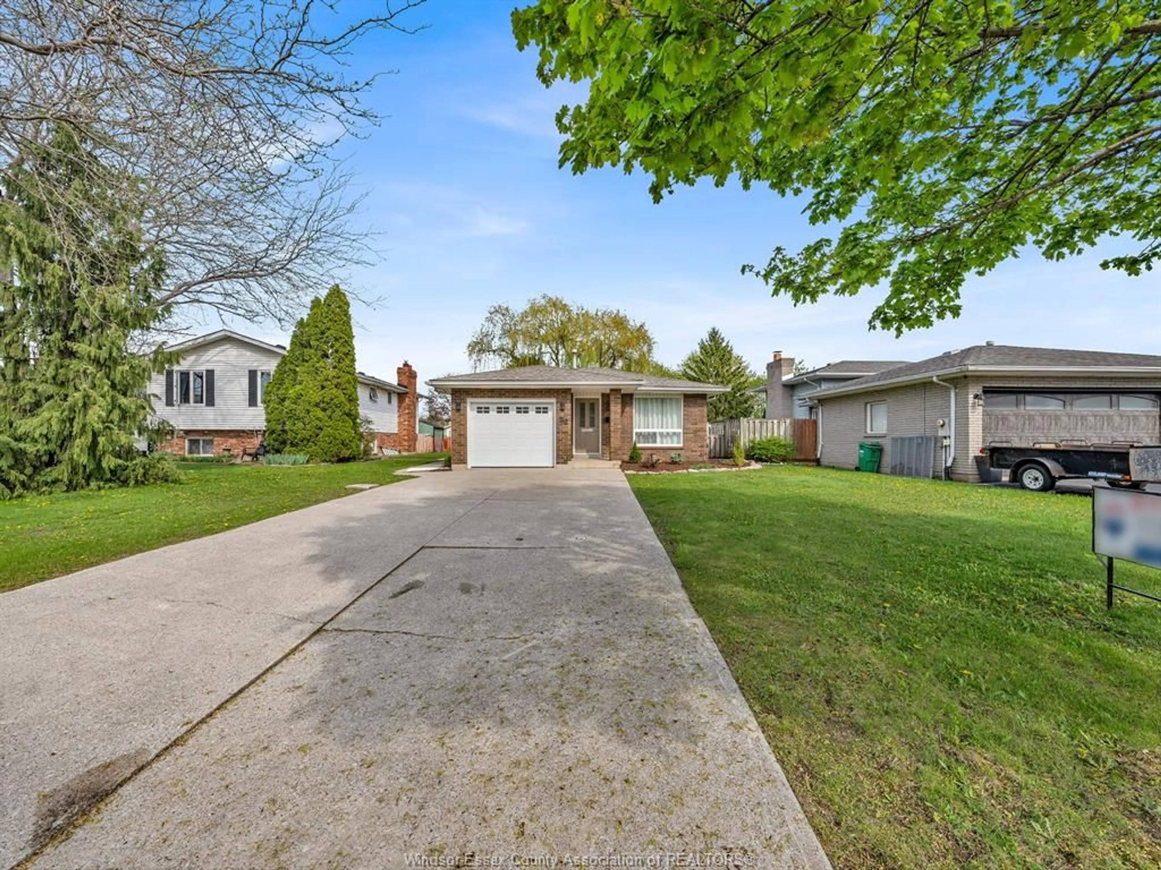 Unknown for 52 KENTUCKY, Amherstburg Ontario N9V 3S5