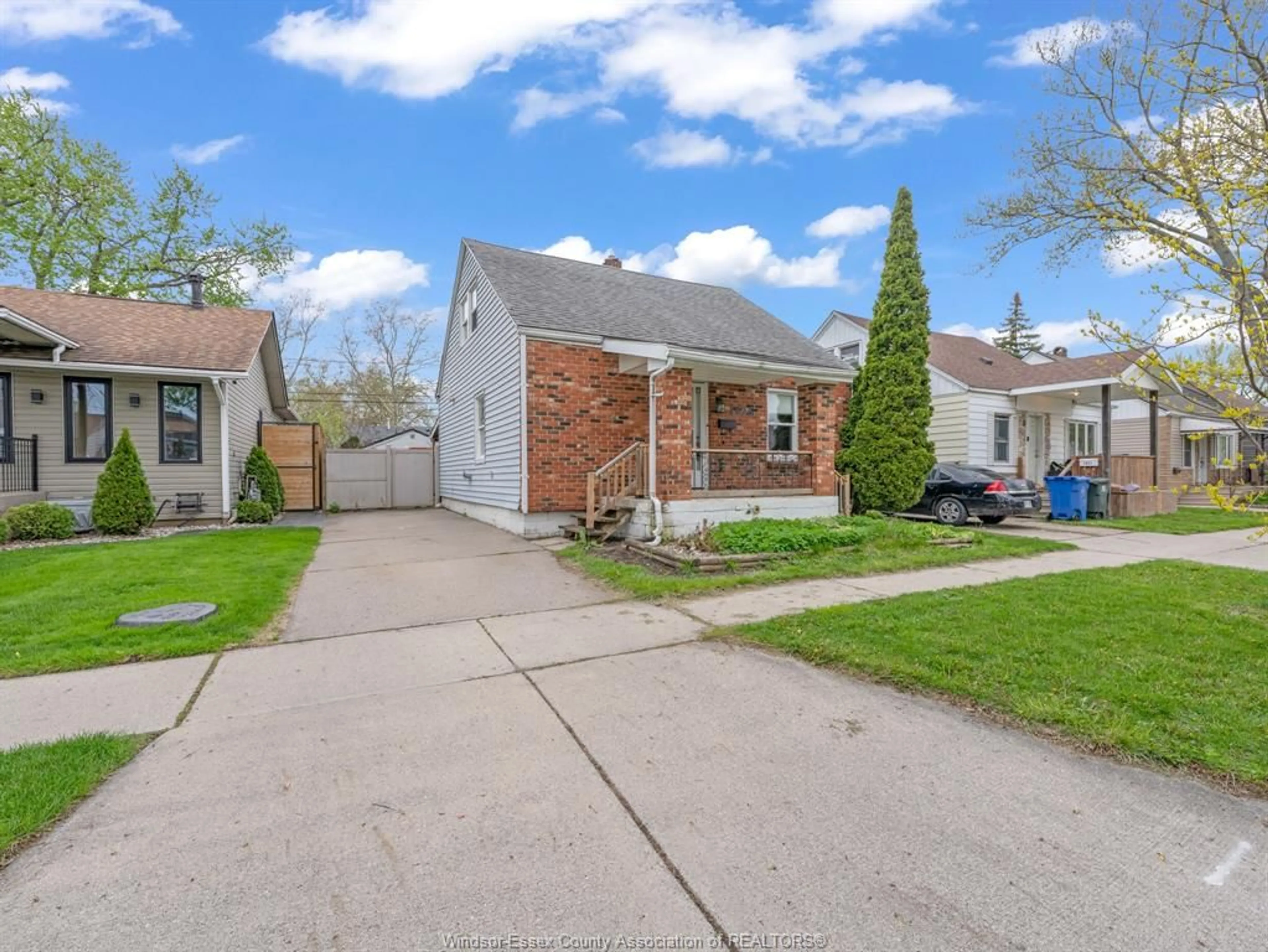 A pic from outside/outdoor area/front of a property/back of a property/a pic from drone, street for 1825 TOURANGEAU Rd, Windsor Ontario N8W 4N2