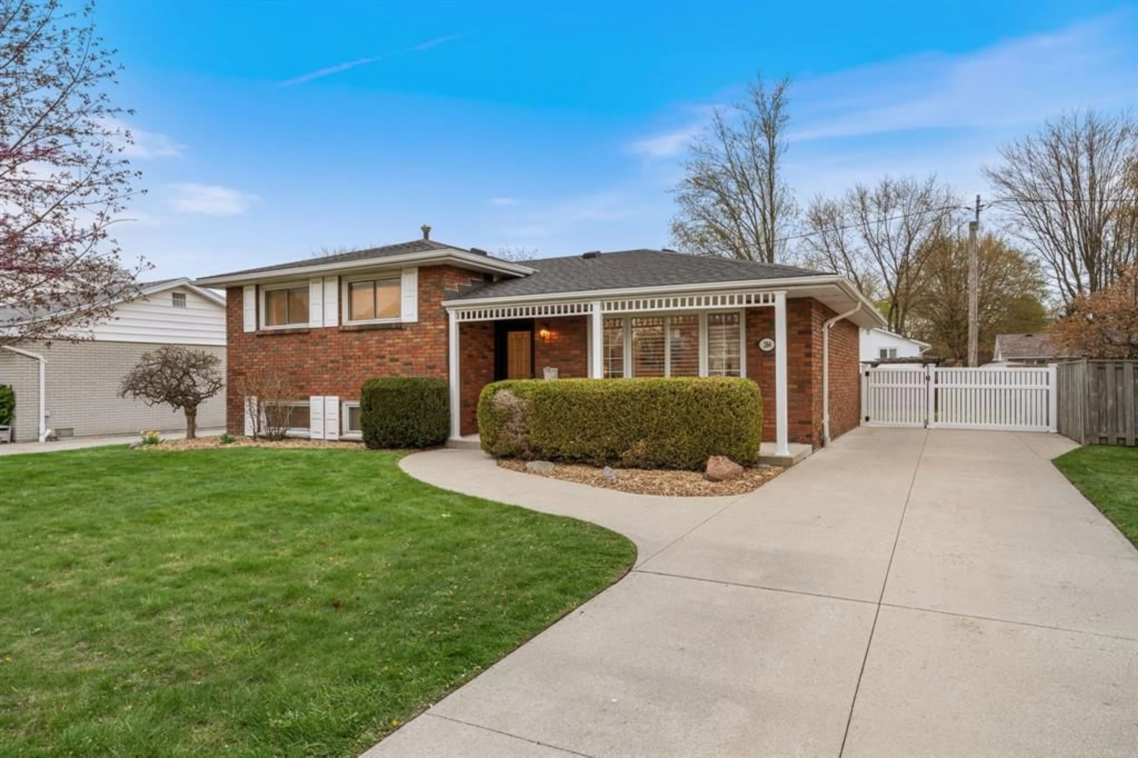 Home with brick exterior material, street for 284 ARGYLE St, St Clair Ontario N0N 1G0