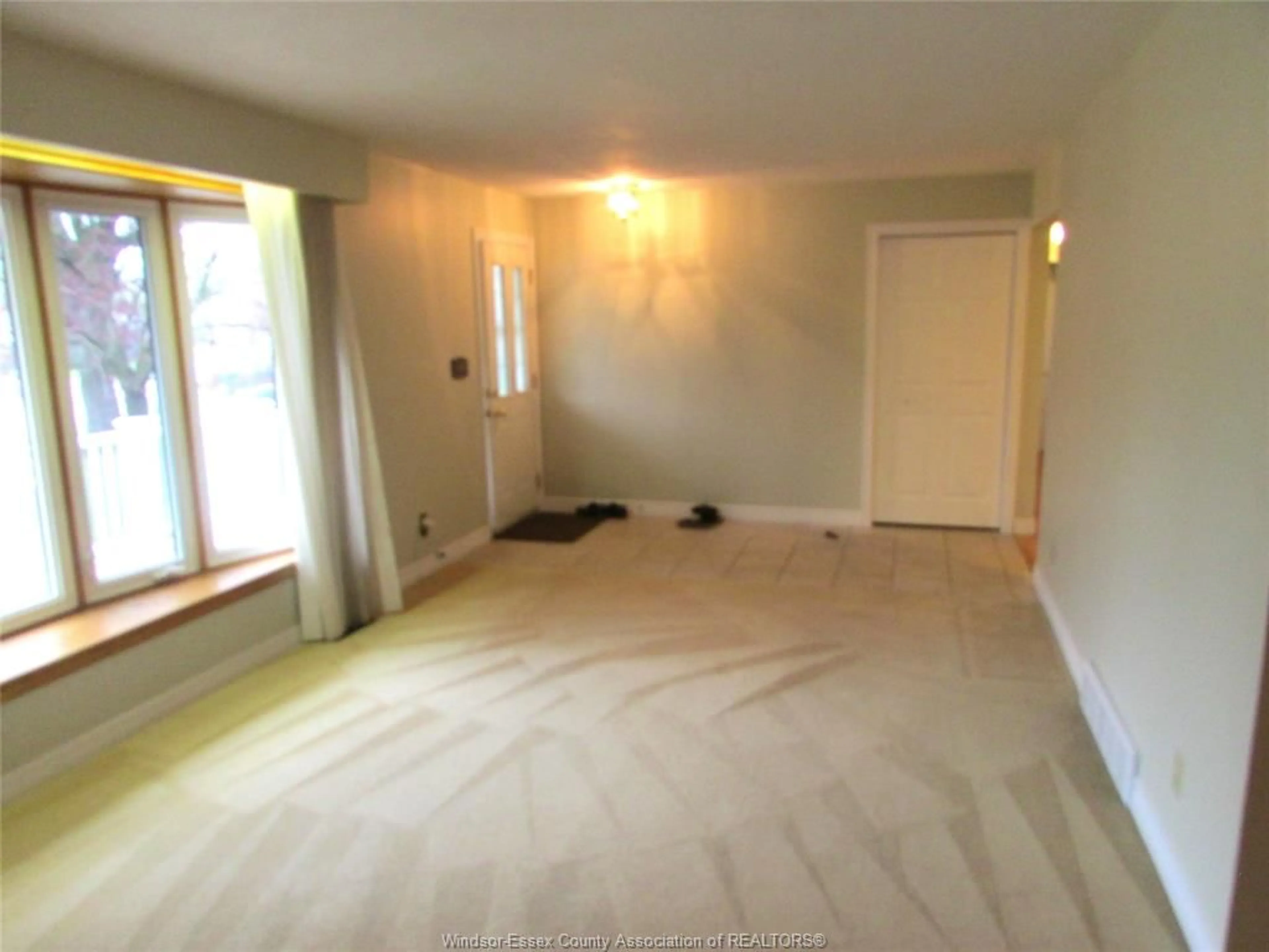 A pic of a room for 8 Francis Court, Essex Ontario N8M 2V5