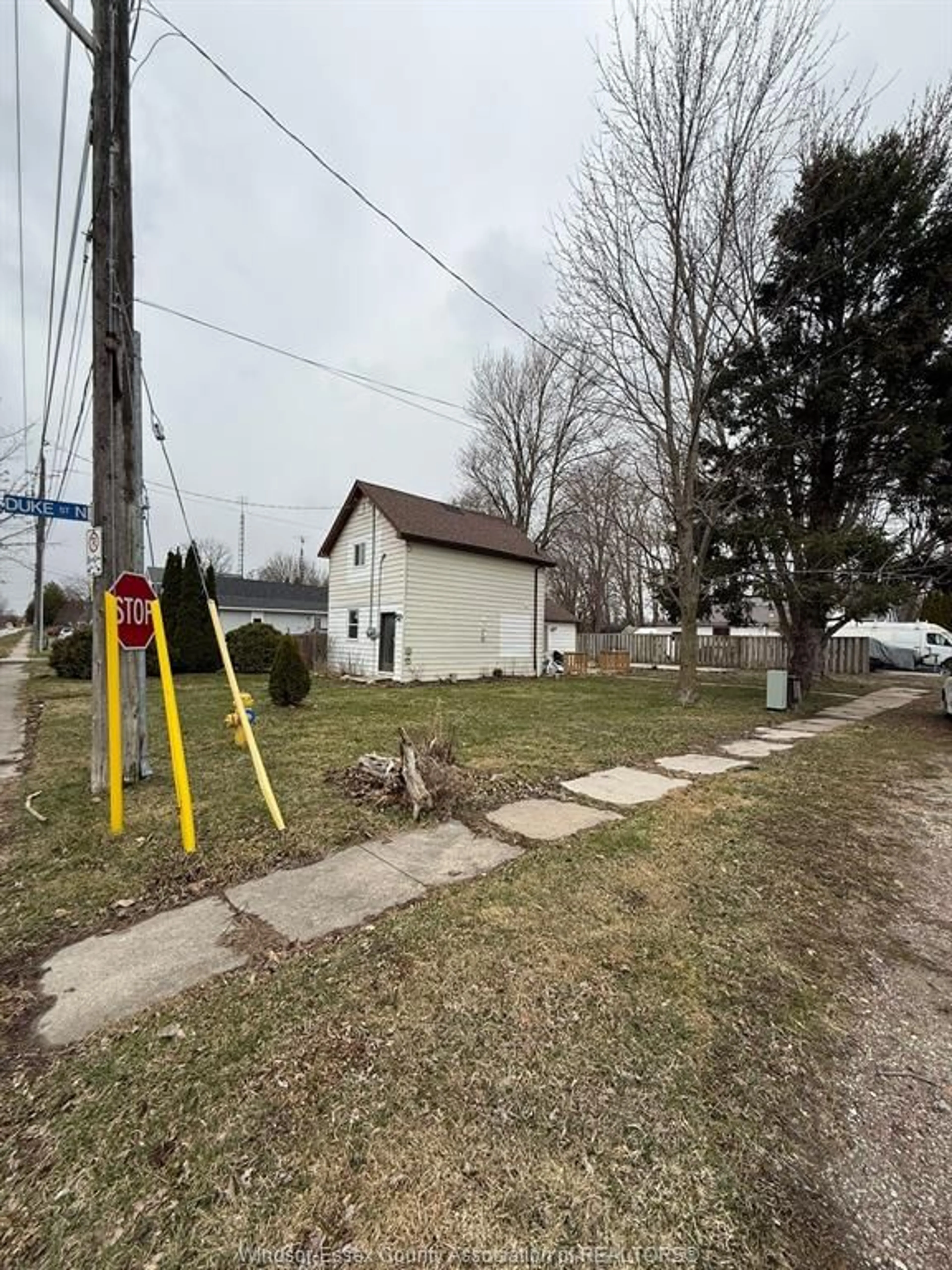 Unknown for 241 COLBORNE St, Chatham Ontario N7M 3M2