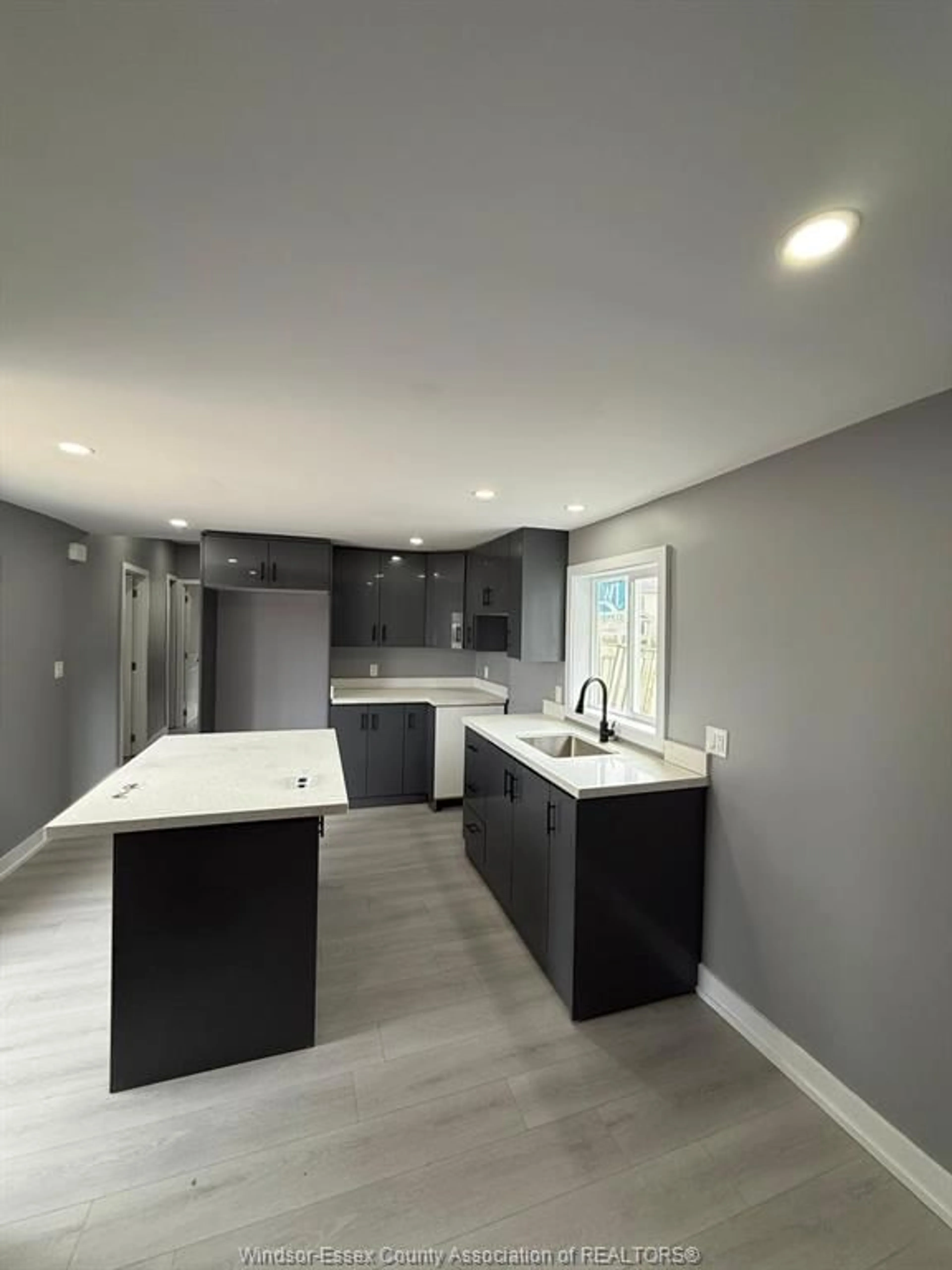 Open concept kitchen, unknown for 241 COLBORNE St, Chatham Ontario N7M 3M2