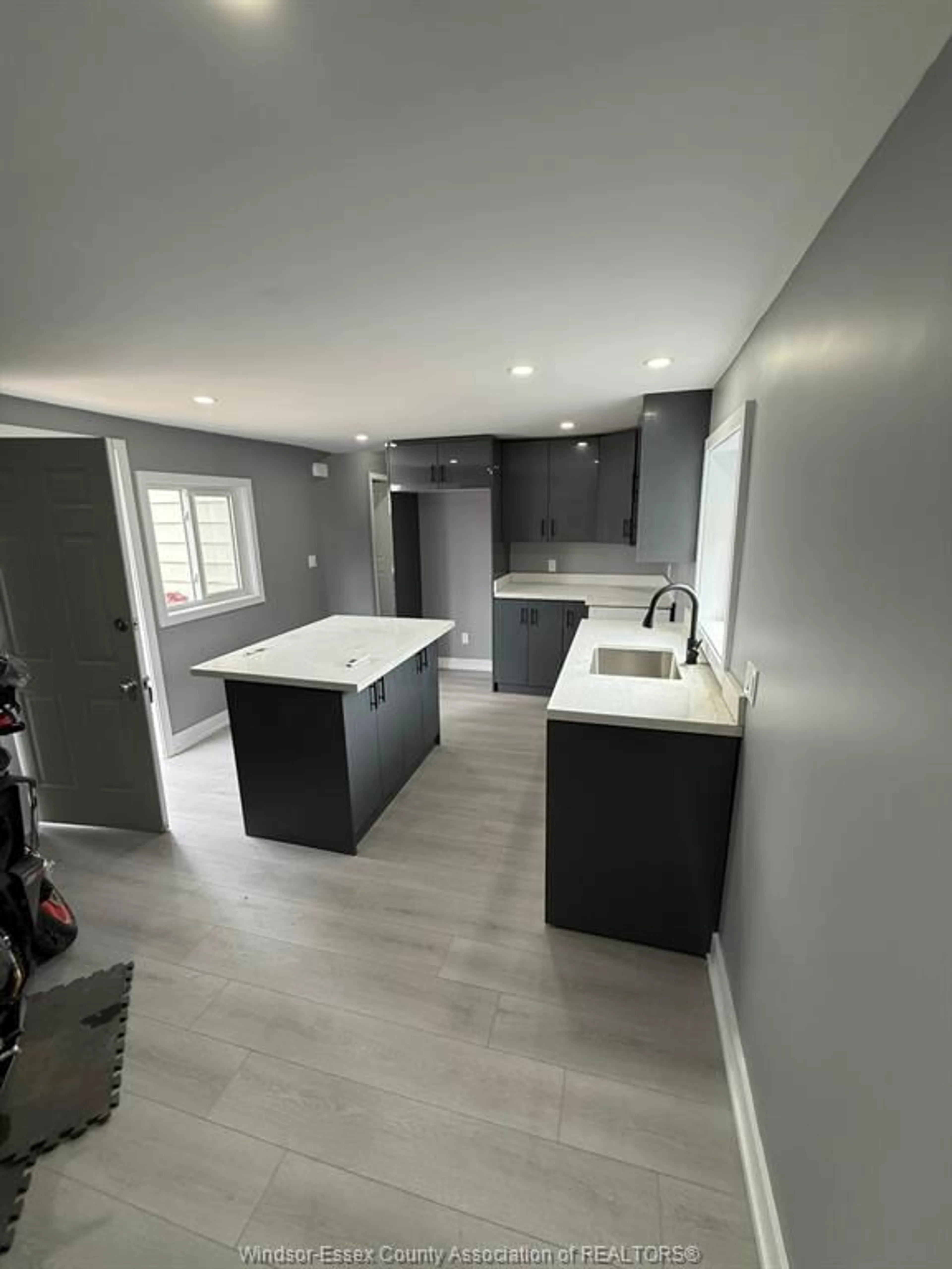 Open concept kitchen, unknown for 241 COLBORNE St, Chatham Ontario N7M 3M2