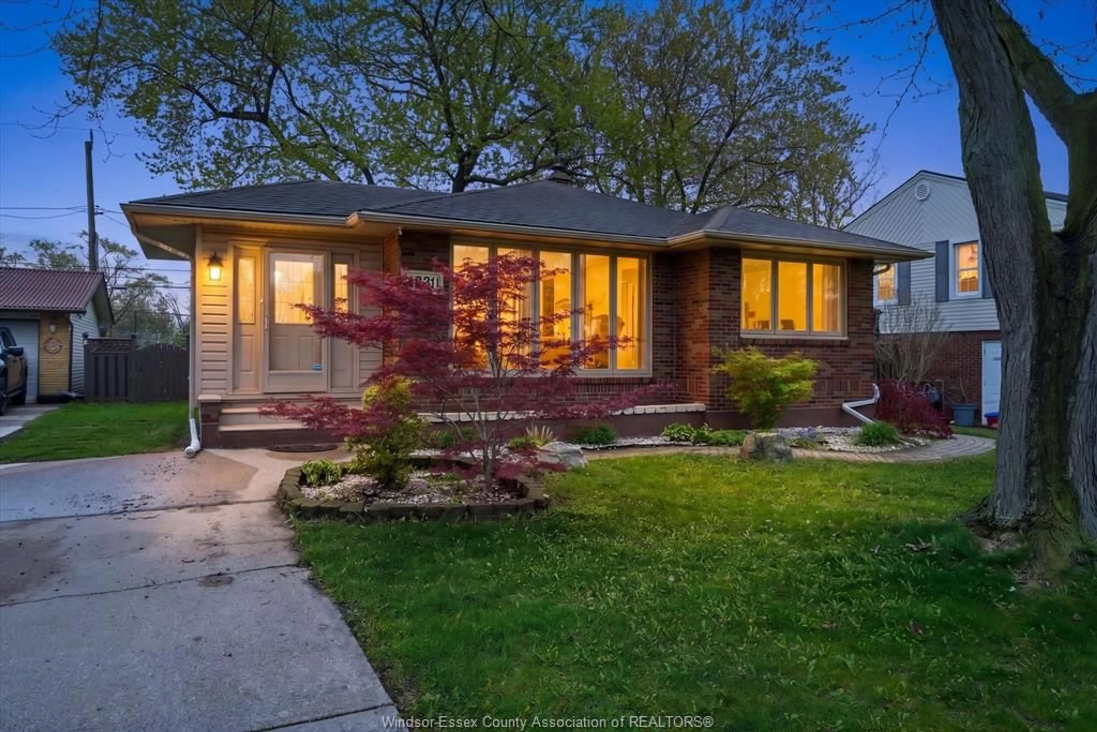 Home with brick exterior material, street for 4330 MOUNT ROYAL, Windsor Ontario N9G 2C4