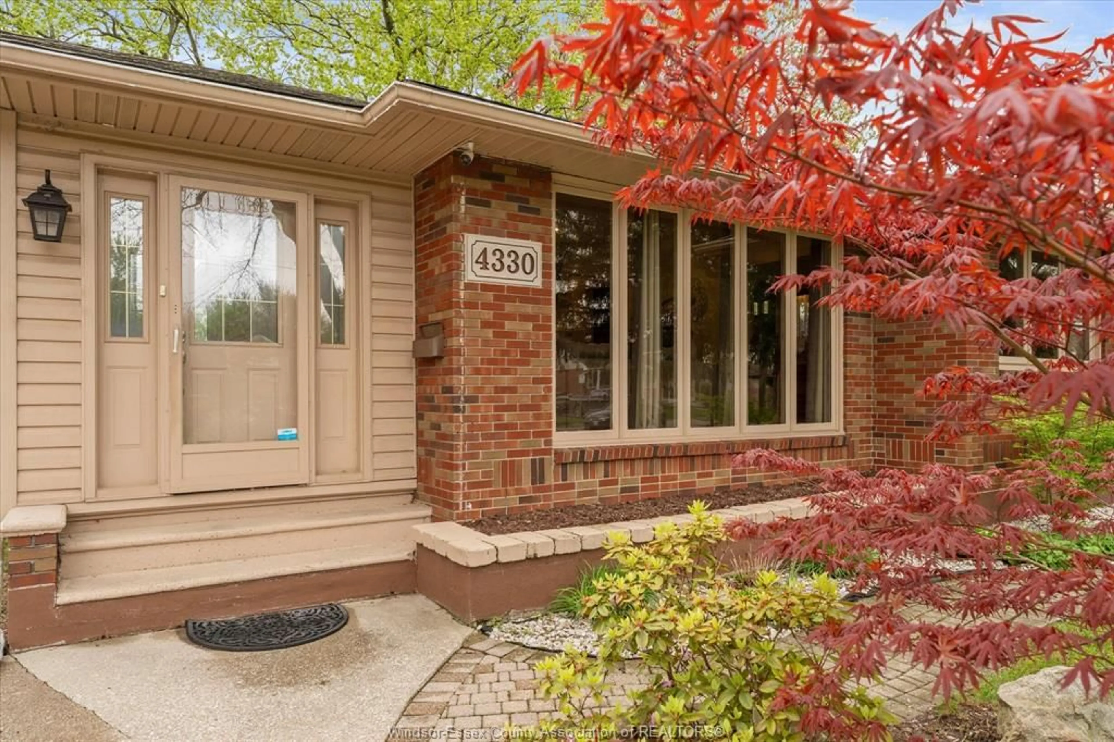 Home with brick exterior material, street for 4330 MOUNT ROYAL, Windsor Ontario N9G 2C4