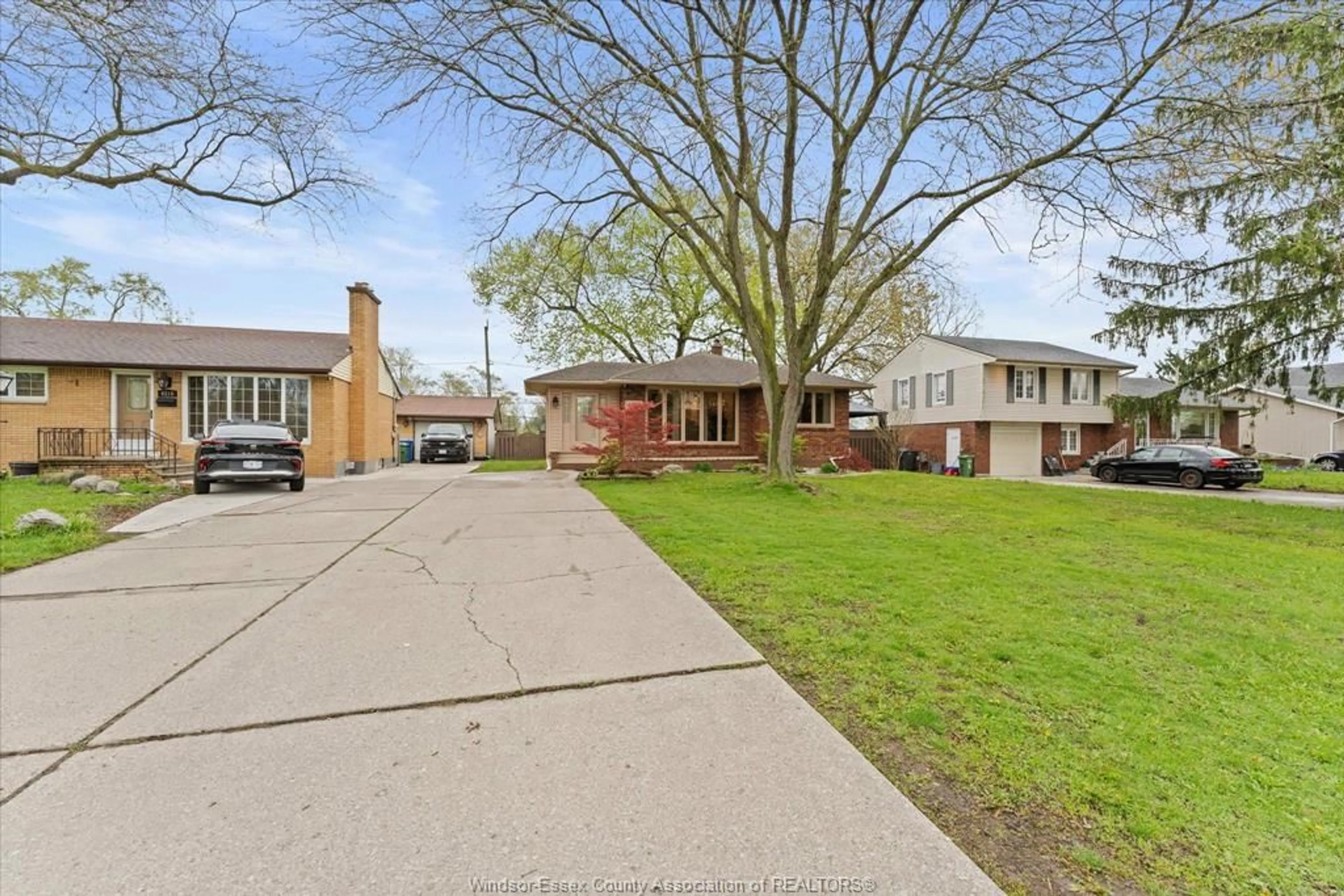 Unknown for 4330 MOUNT ROYAL, Windsor Ontario N9G 2C4