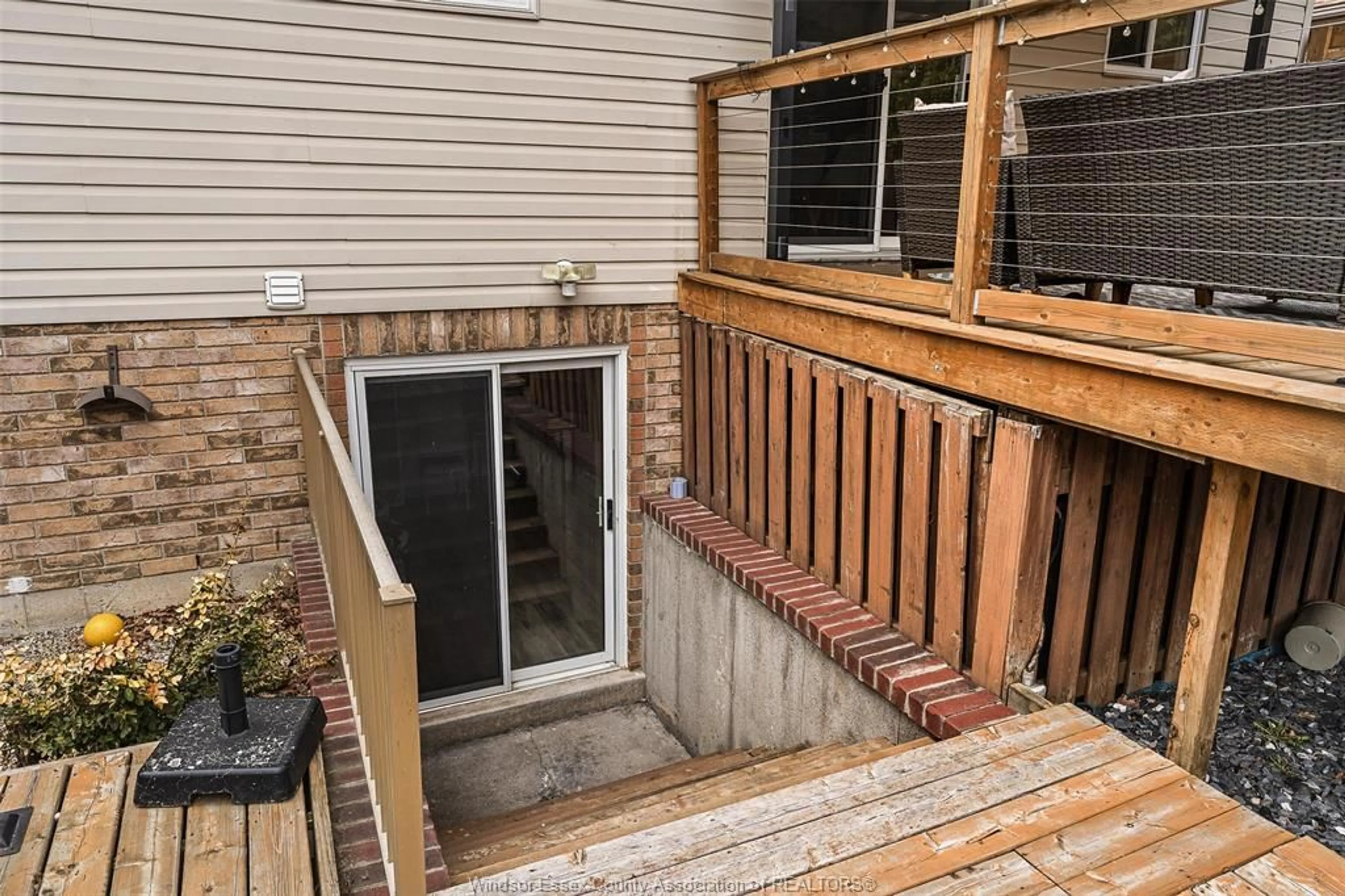 Patio, street for 3888 ARISTOTLE Cres, Windsor Ontario N9G 2N9