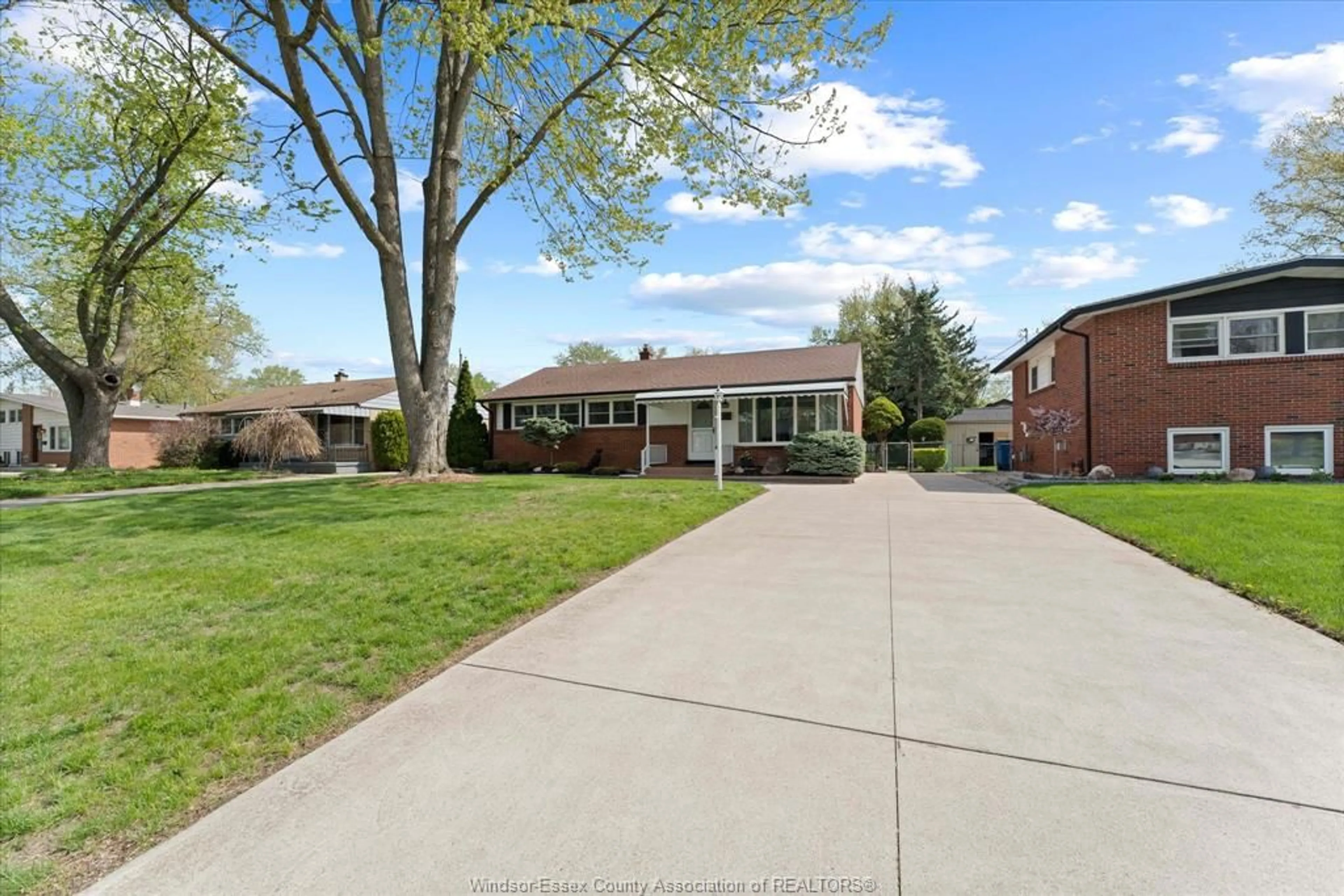 Unknown for 3570 ROXBOROUGH Ave, Windsor Ontario N9E 3A2