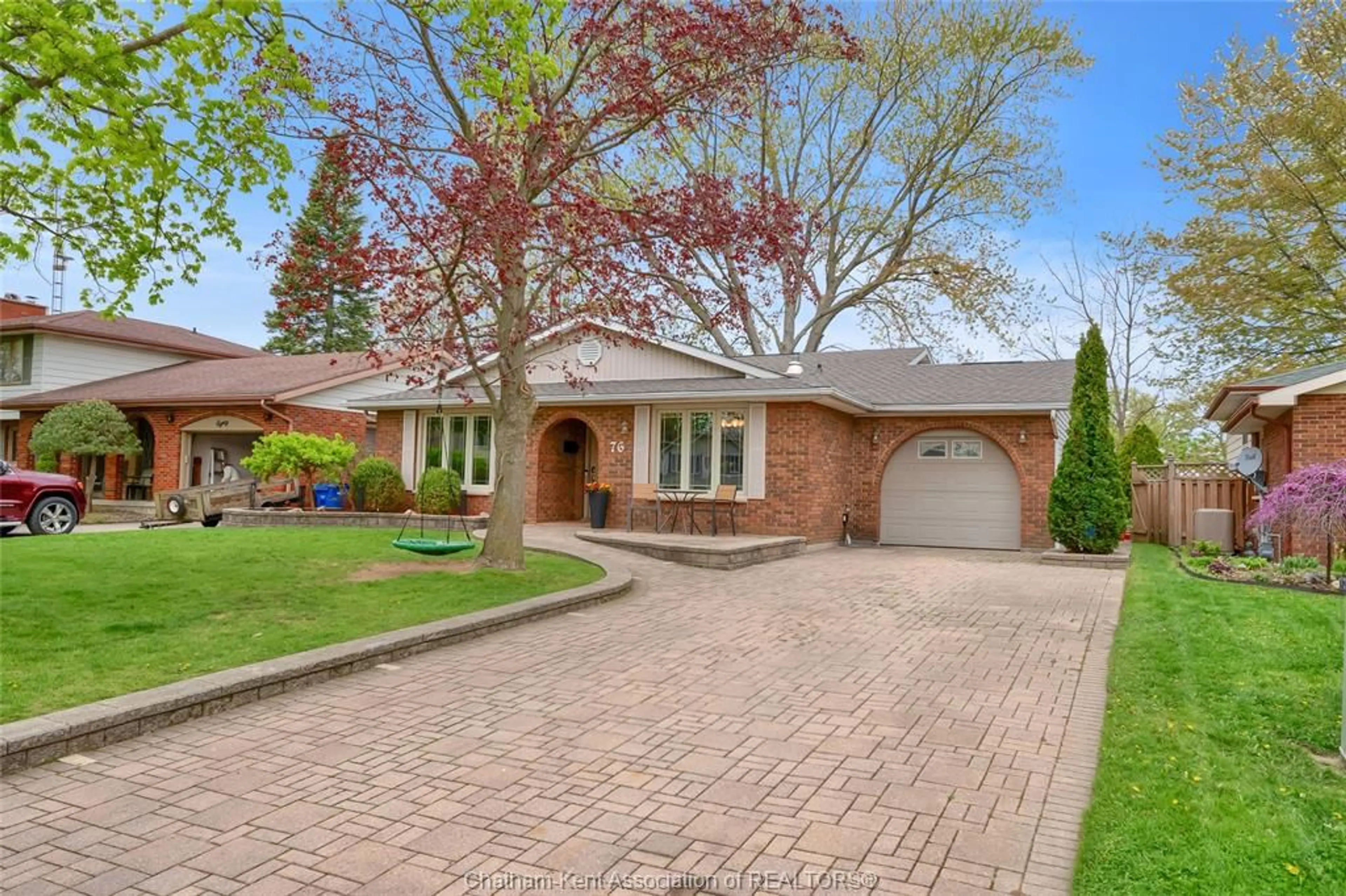 Home with brick exterior material, street for 76 THORNHILL Cres, Chatham Ontario N7L 4M3