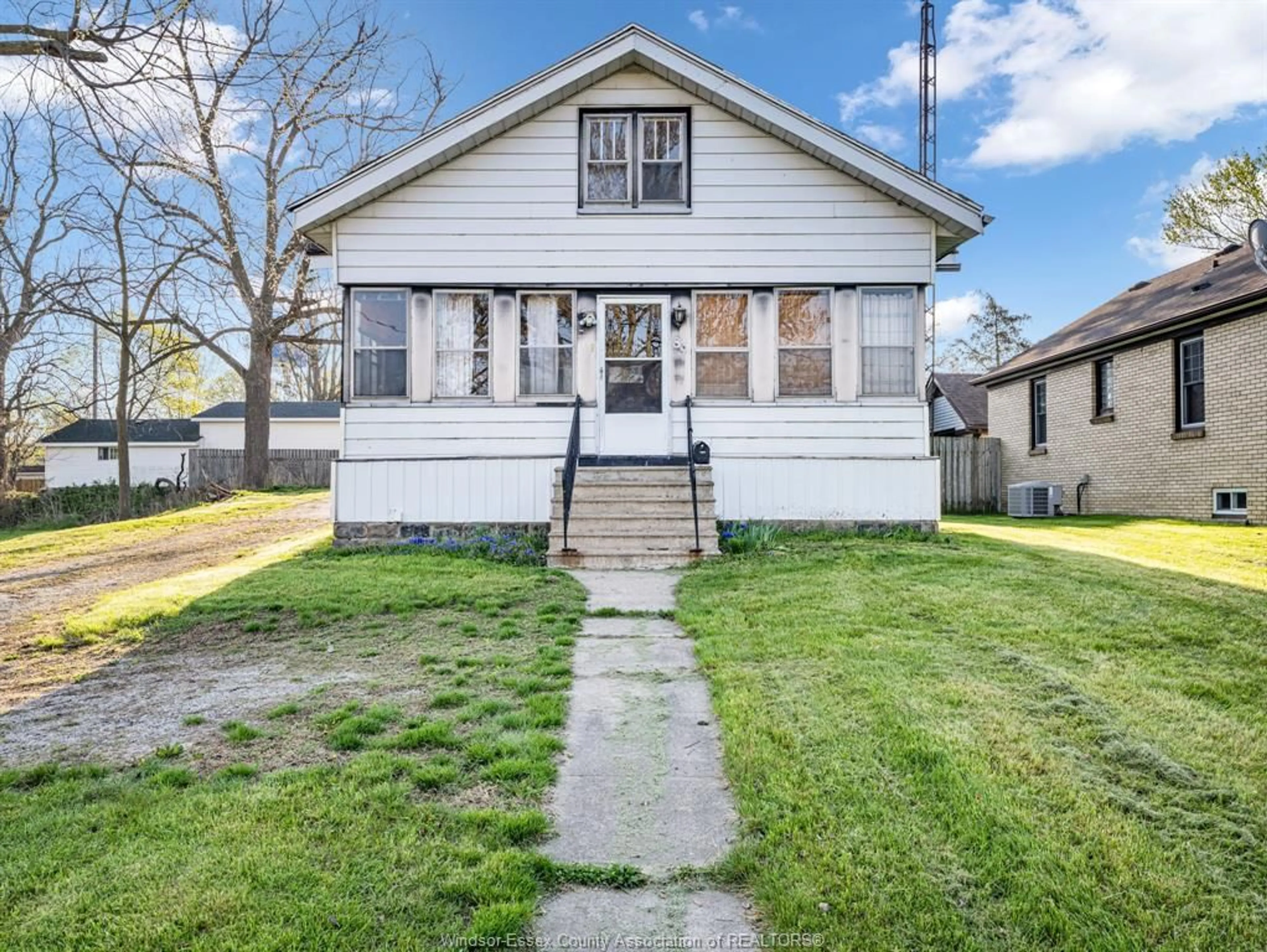 Unknown for 83 Division St, Kingsville Ontario N9Y 1E3