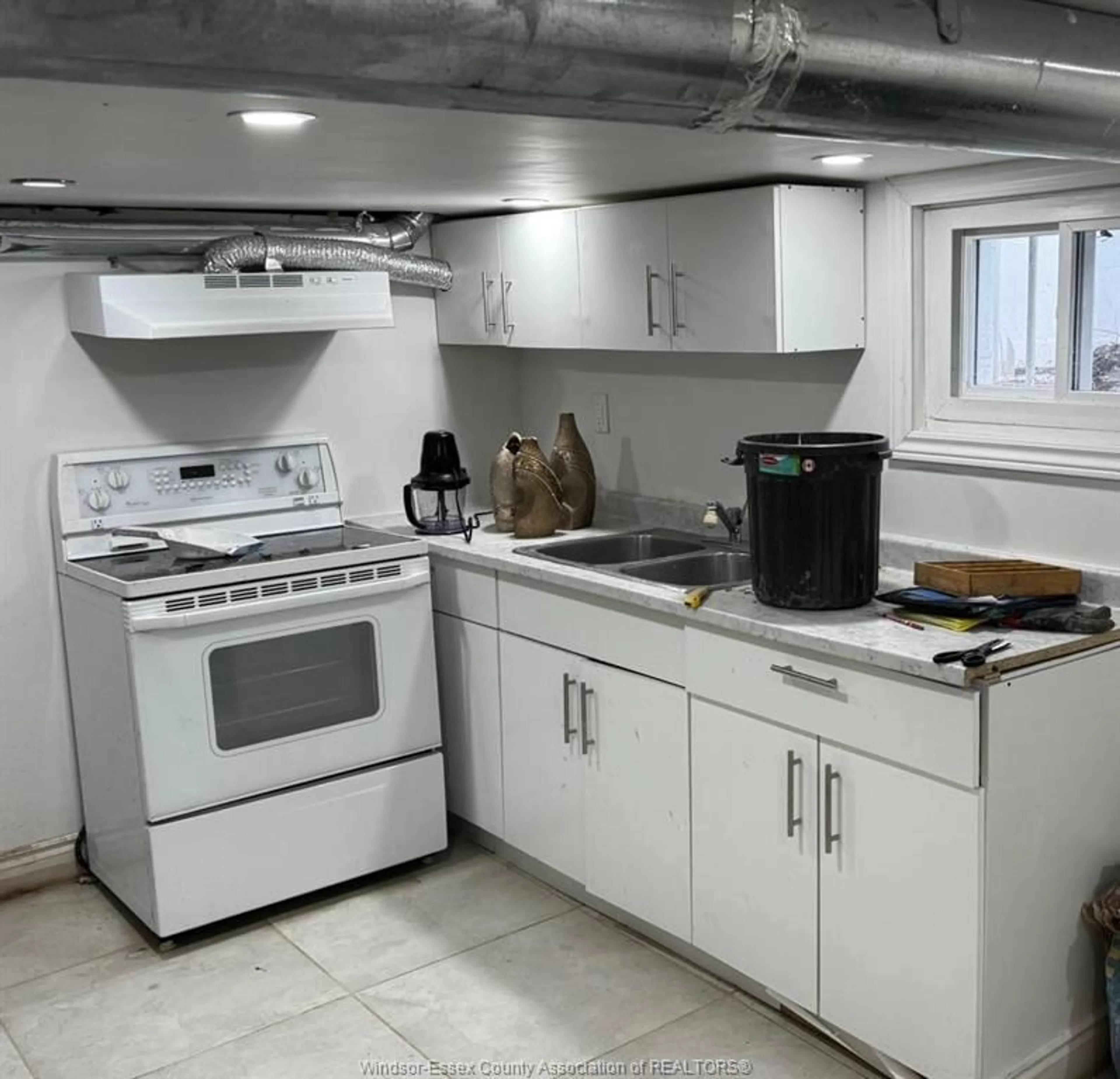 Standard kitchen, unknown for 819 LANGLOIS Ave, Windsor Ontario N9A 2G9