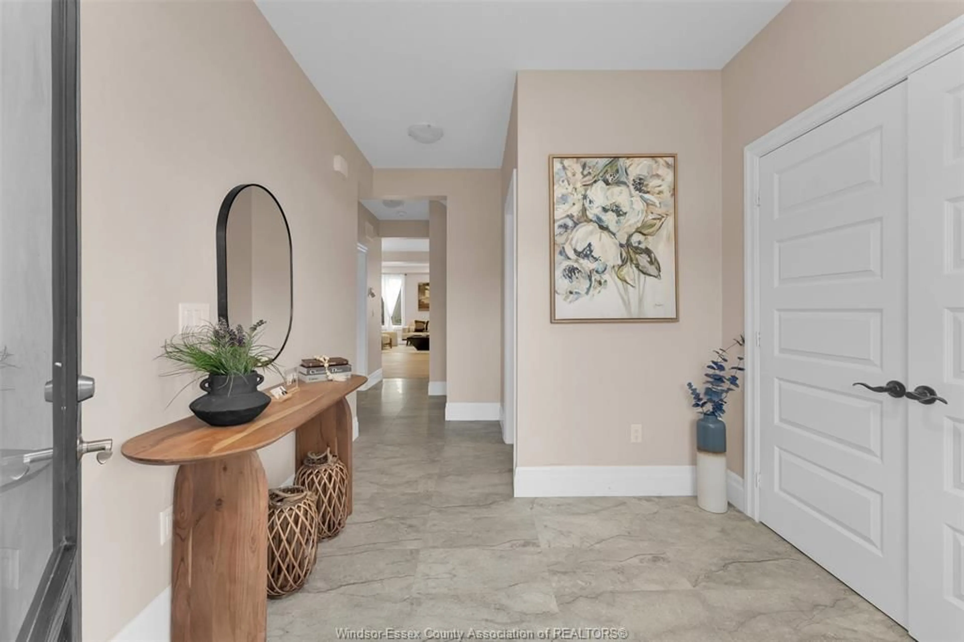 Indoor entryway for 120 LANE, Essex Ontario N8M 0B2