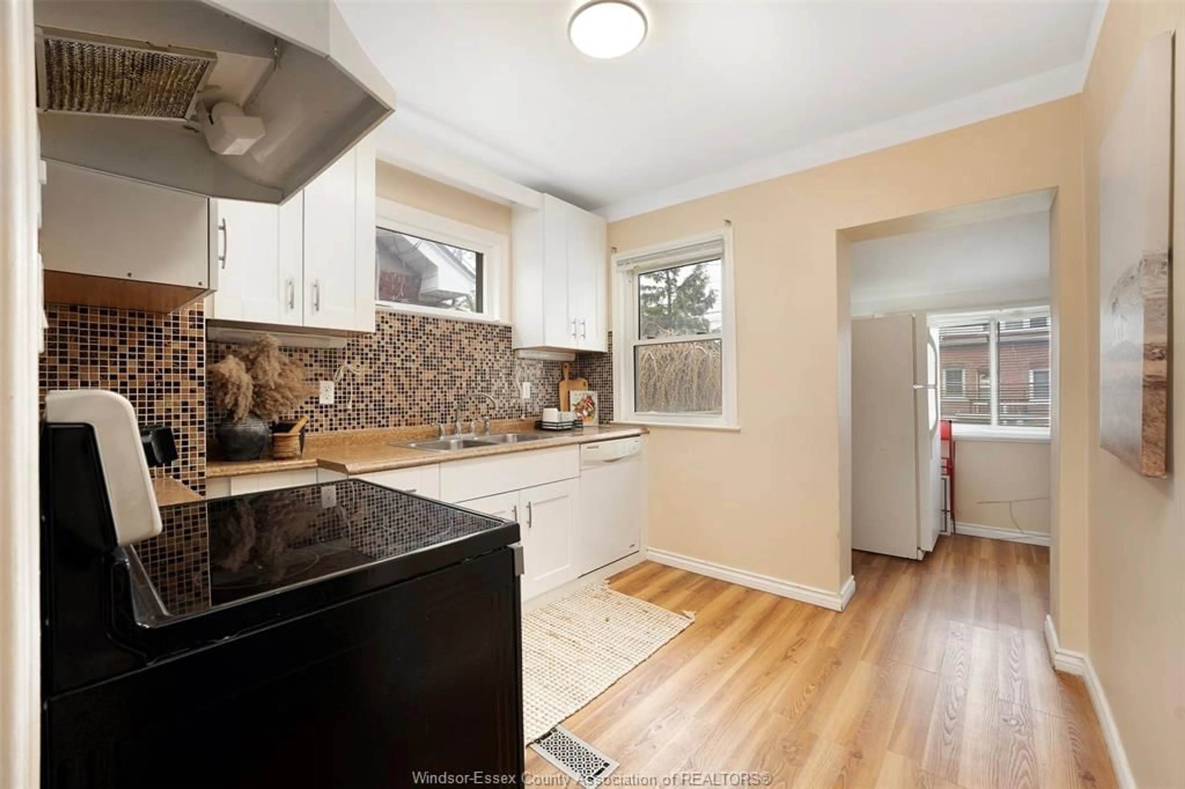 Standard kitchen, unknown for 1006 PILLETTE Rd, Windsor Ontario N8Y 3B6