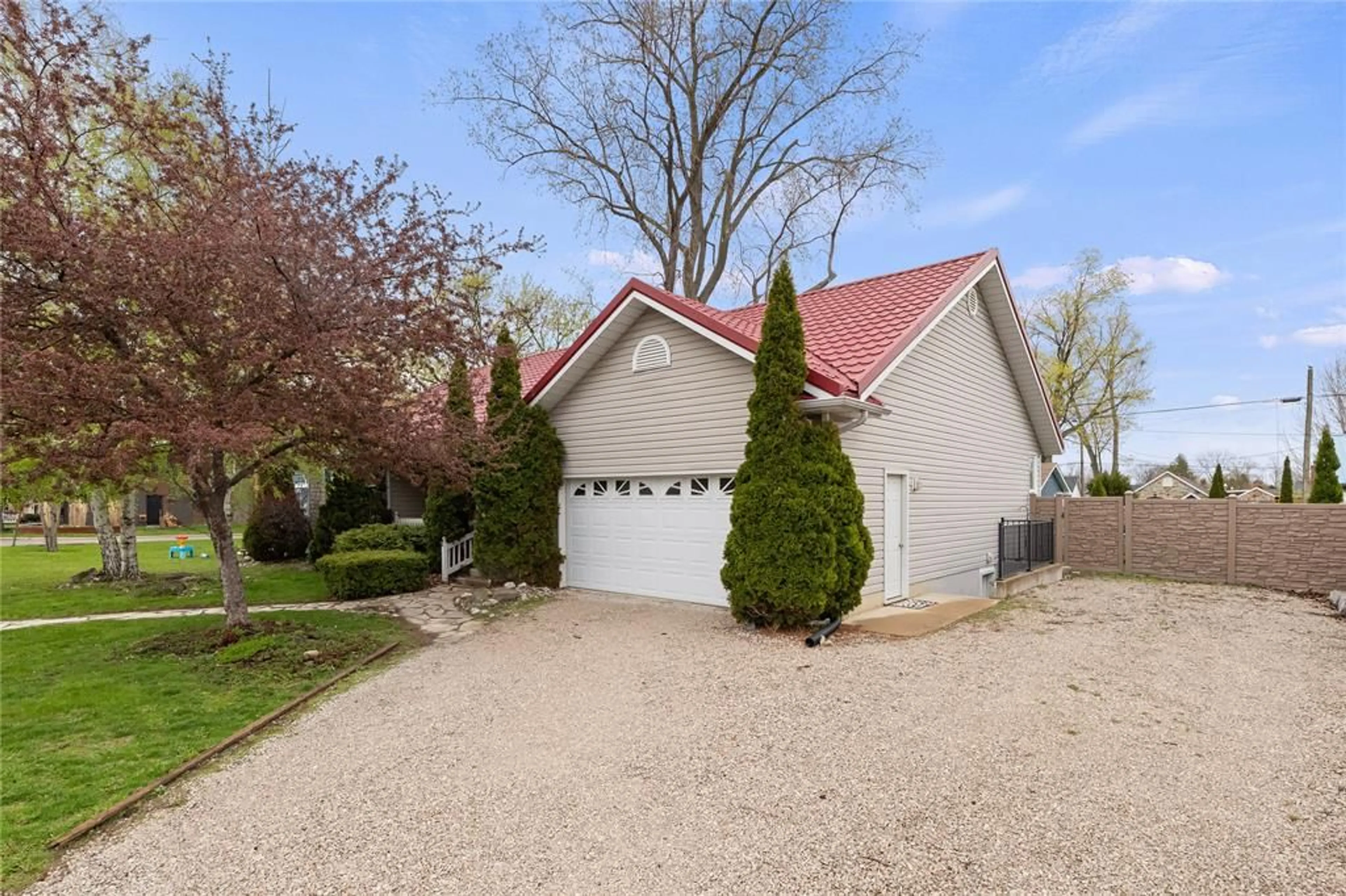Unknown for 1970 ORCHARD Ave, Sarnia Ontario N0N 1C0