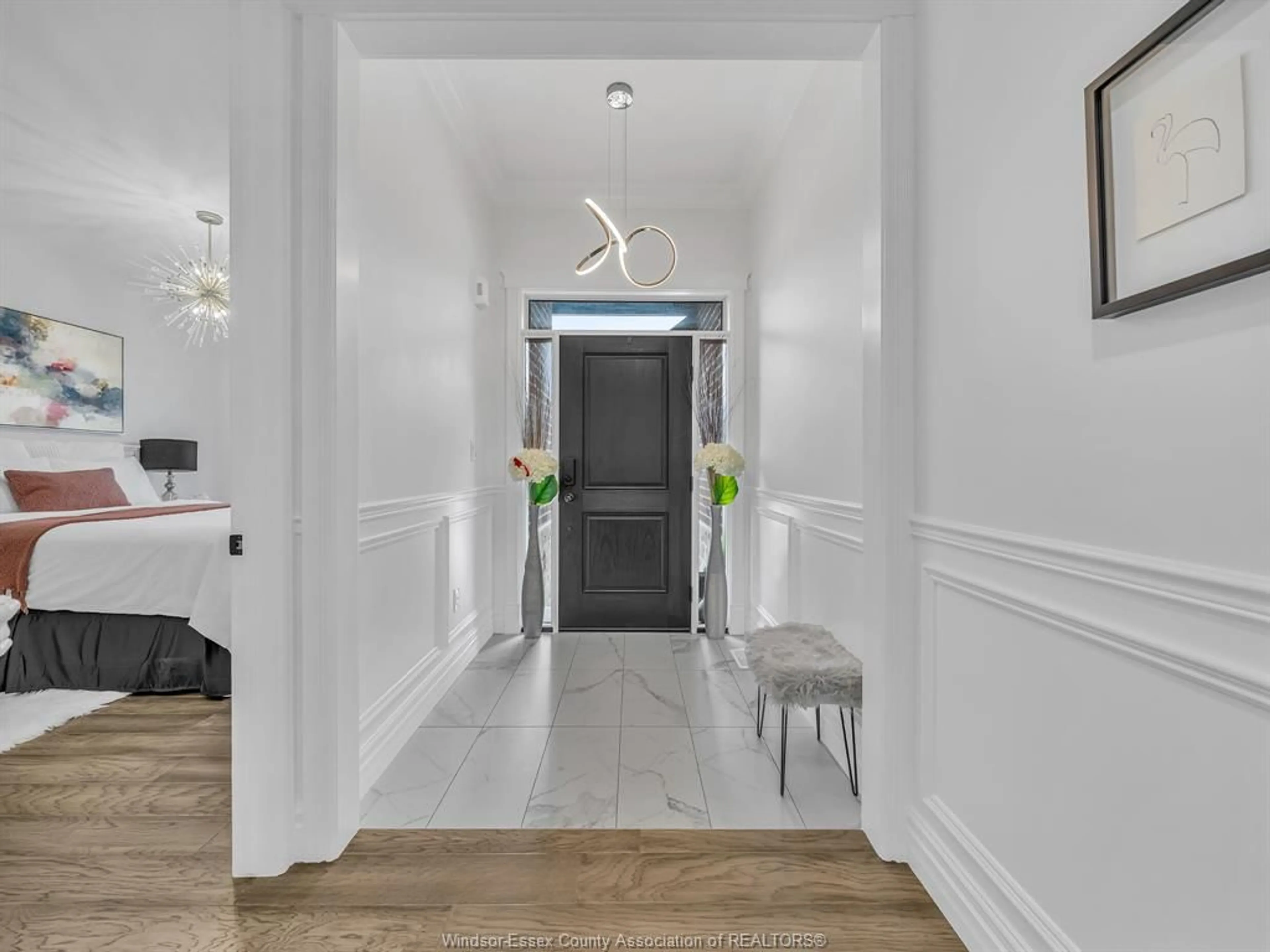 Indoor foyer for 417 BRUNMAR Cres, Lakeshore Ontario N8L 0Y2