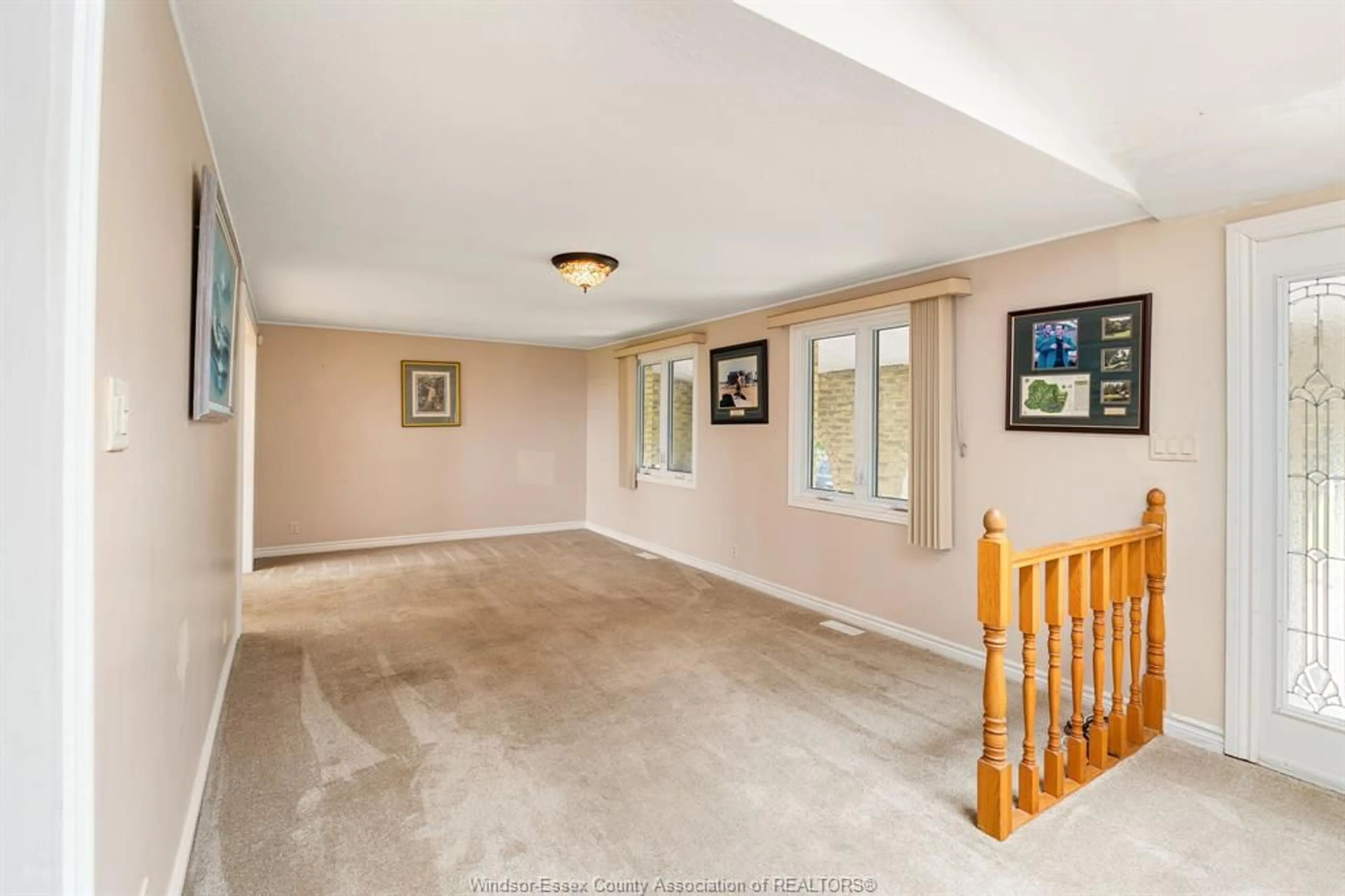 Indoor foyer for 1468 COUNTY RD 27, Lakeshore Ontario N0R 1A0