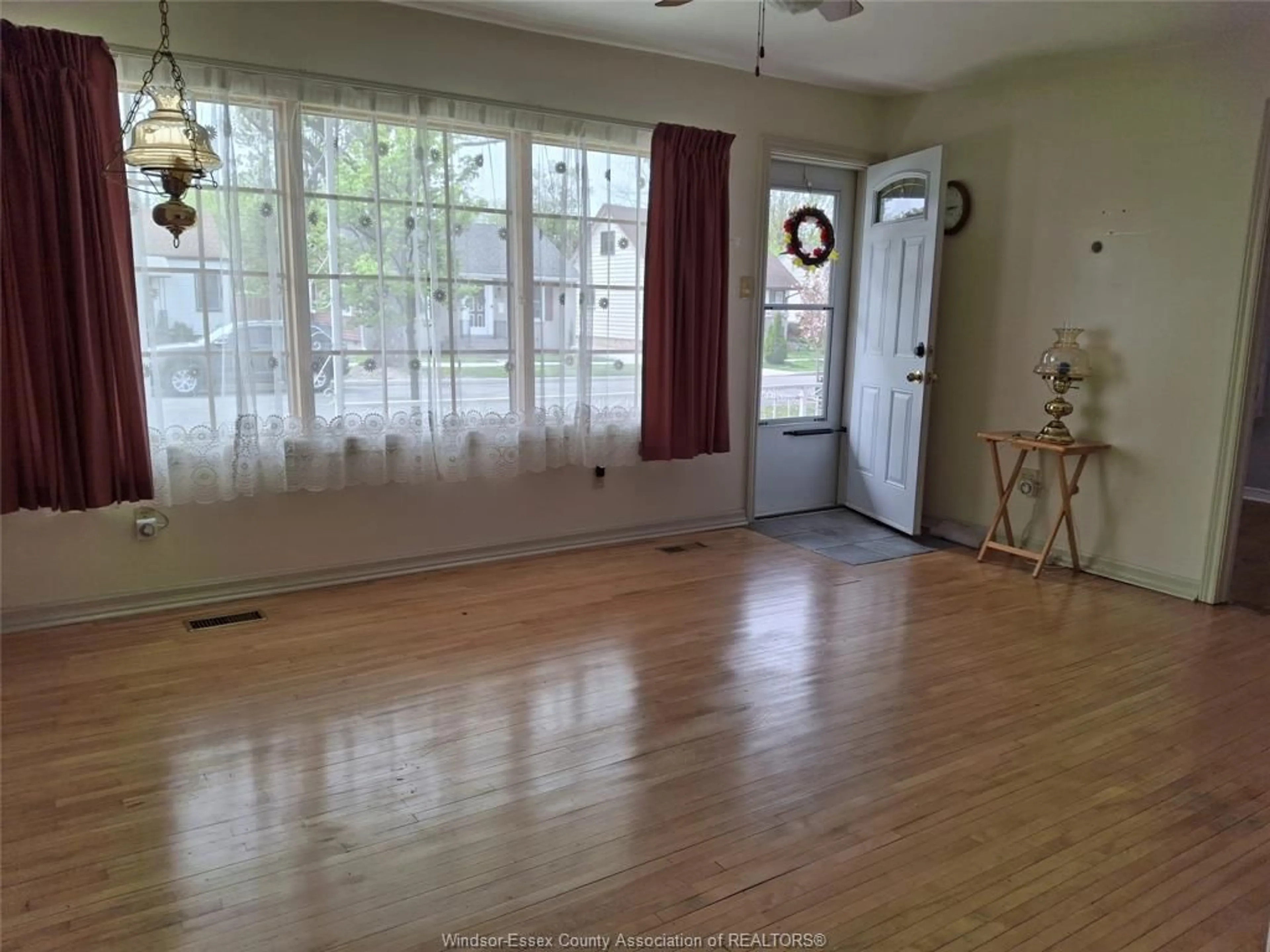 A pic of a room for 2352 WELLESLEY, Windsor Ontario N8W 2G2