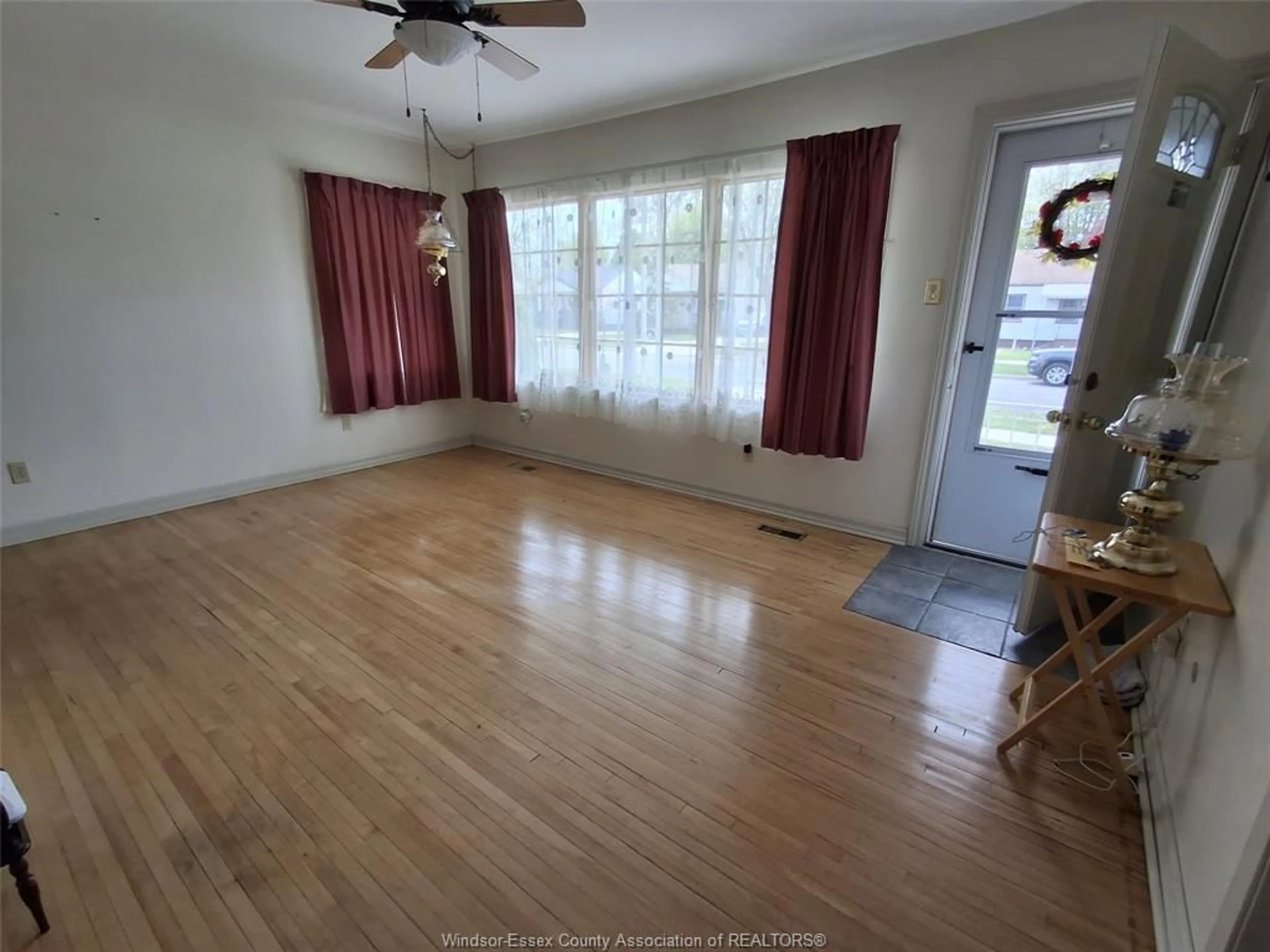 A pic of a room for 2352 WELLESLEY, Windsor Ontario N8W 2G2