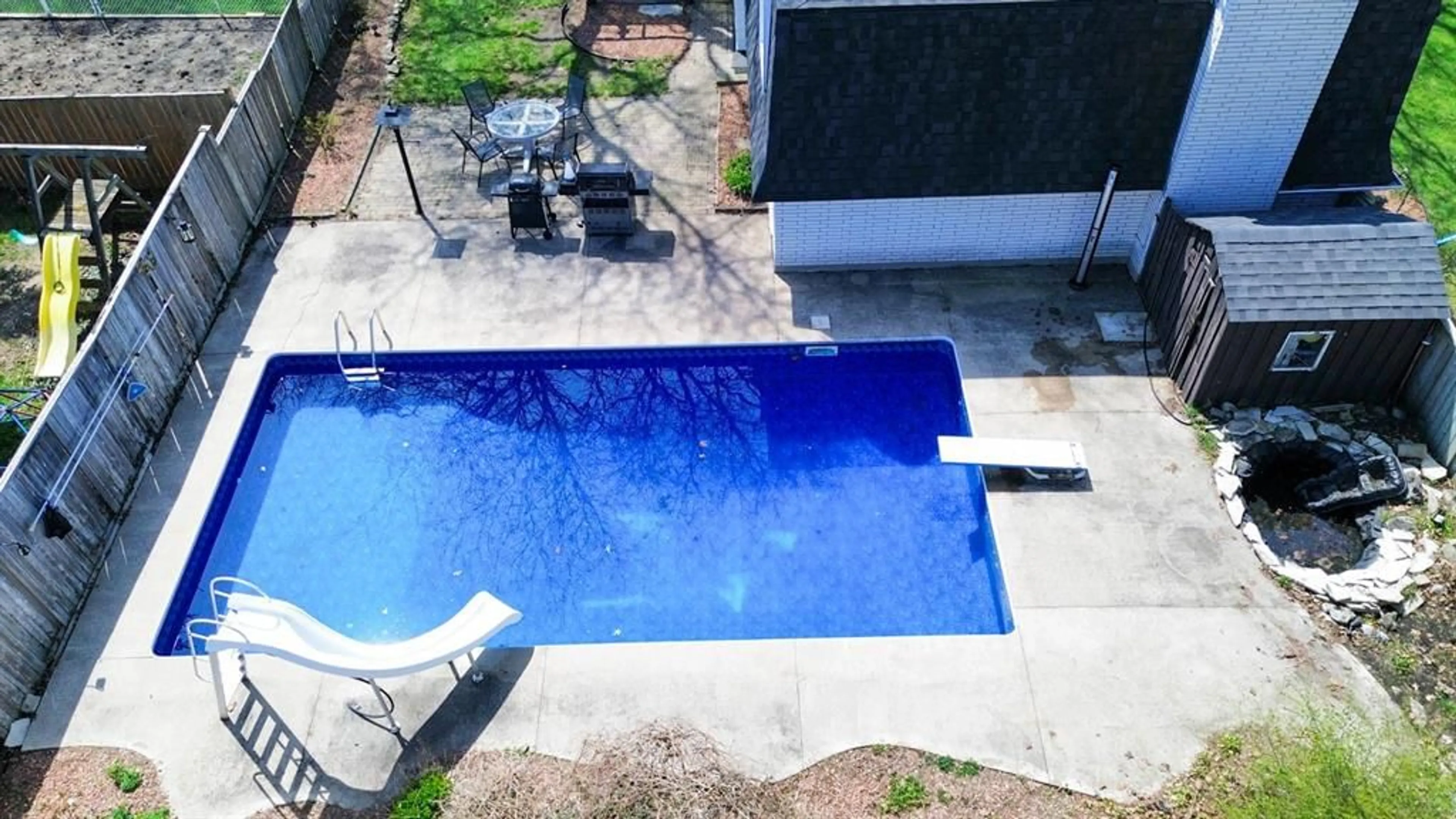 Pool for 1508 LEN Ave, Sarnia Ontario N7S 3N1