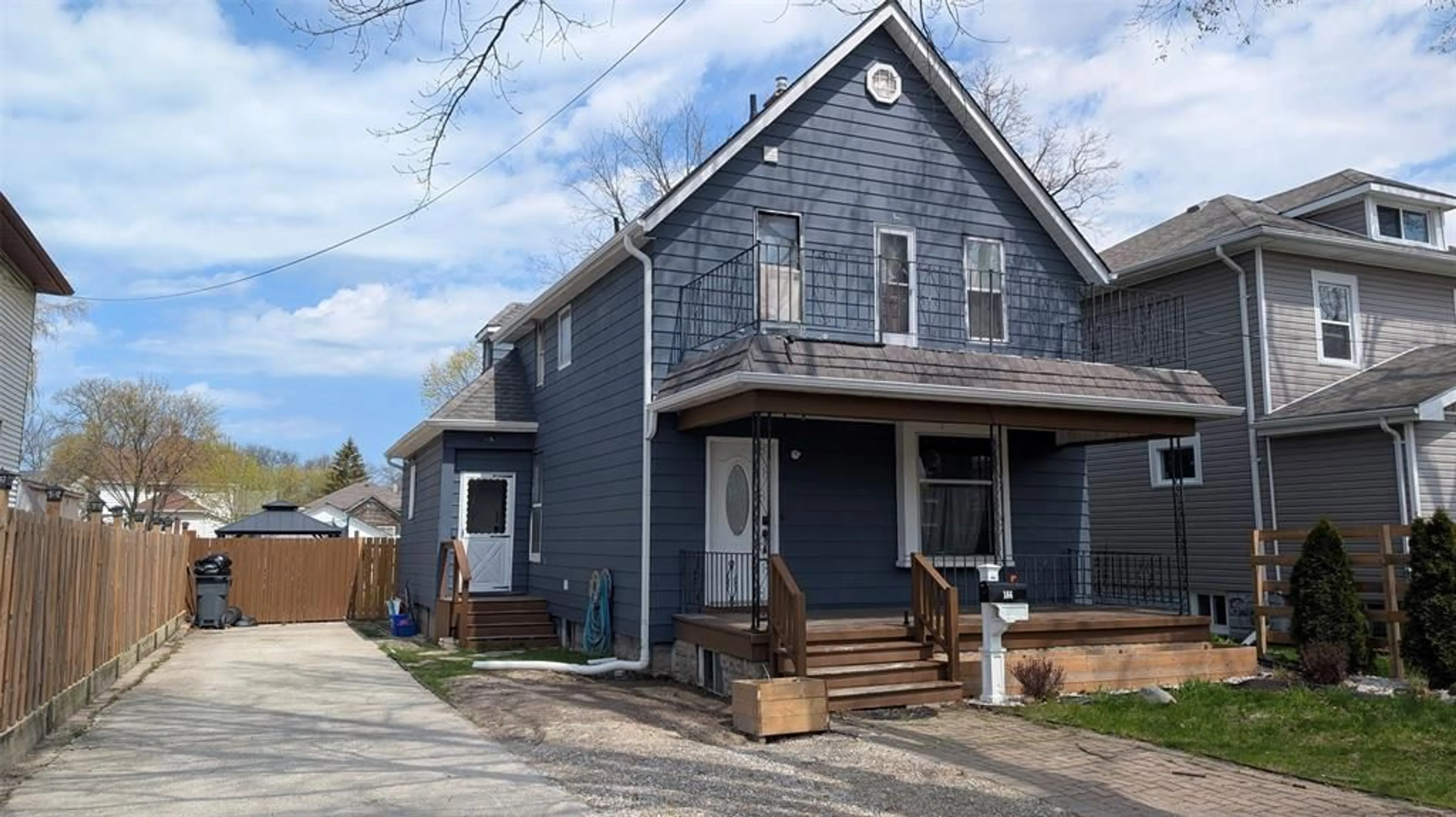 Home with vinyl exterior material, street for 166 ROSS Ave, Sarnia Ontario N7T 1J7