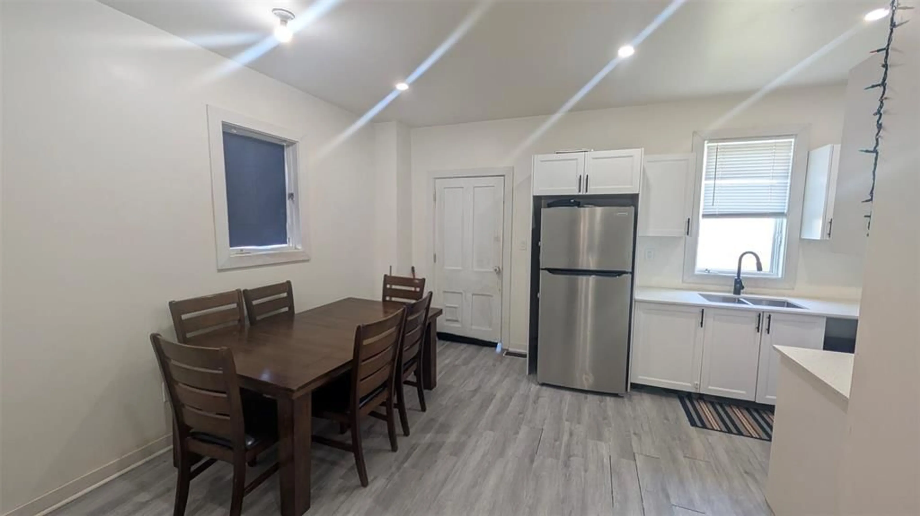 A pic of a room for 166 ROSS Ave, Sarnia Ontario N7T 1J7