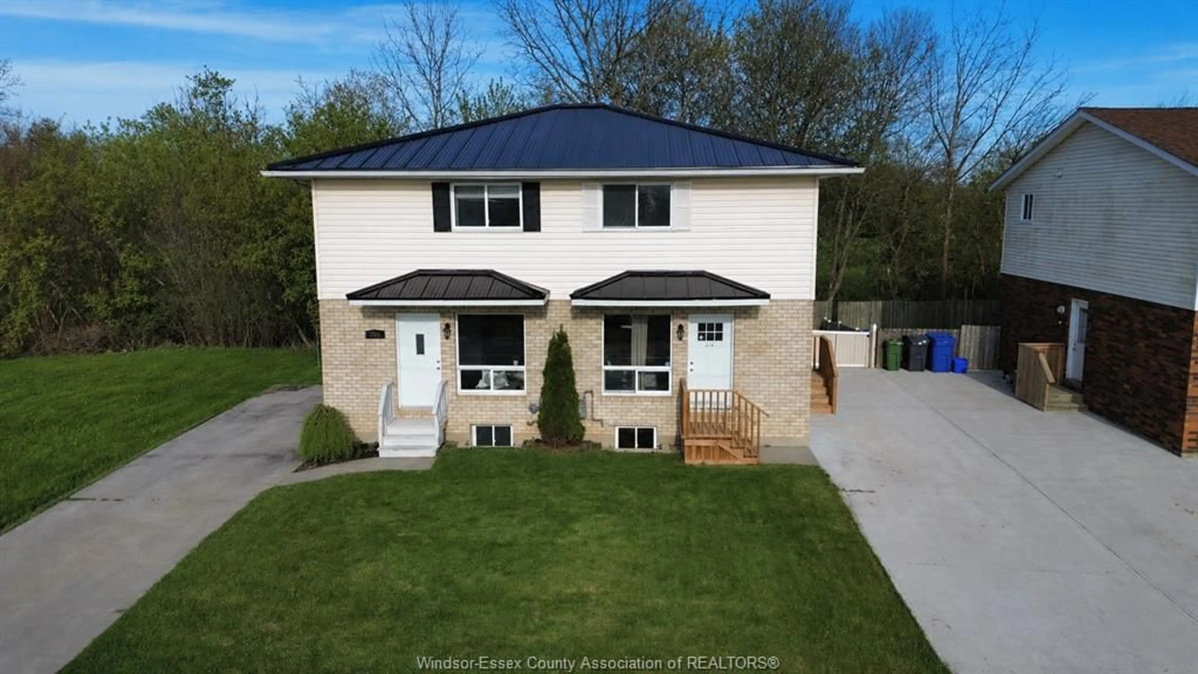 Unknown for 206-208 Arthur St, Harrow Ontario N0R 1G0