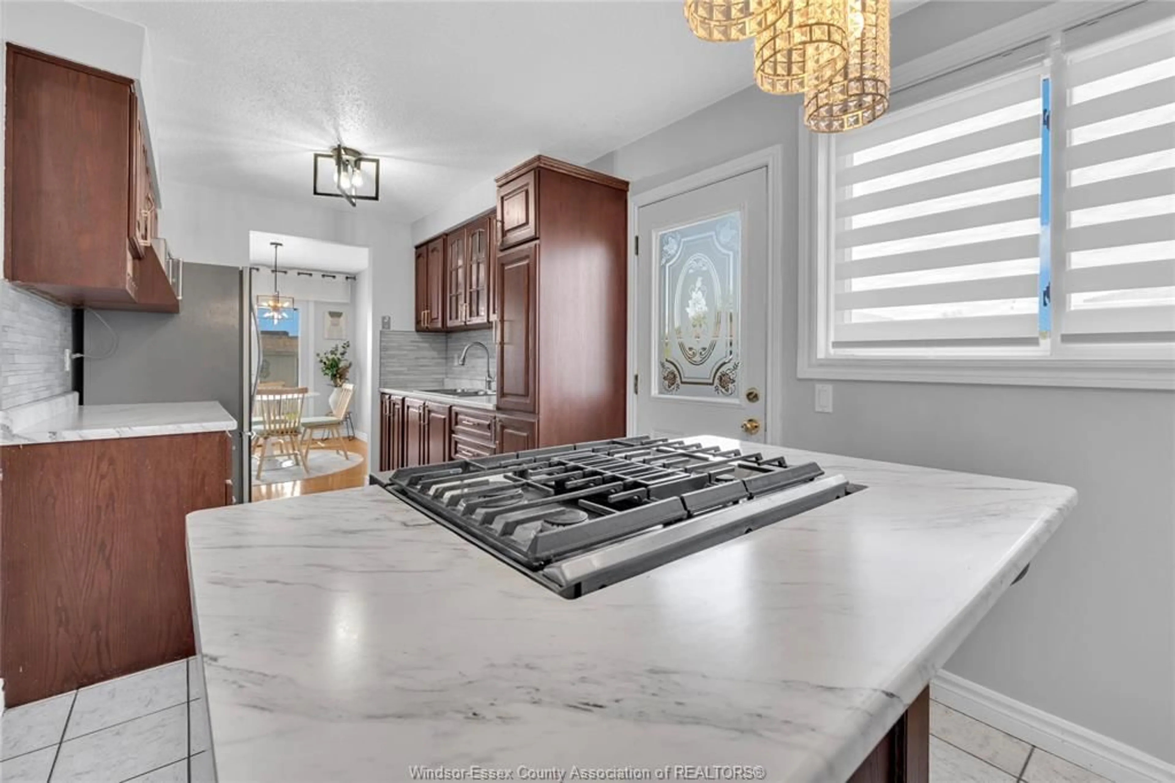 Open concept kitchen, ceramic/tile floor for 3009 SUFFOLK St, Windsor Ontario N8R 1P1