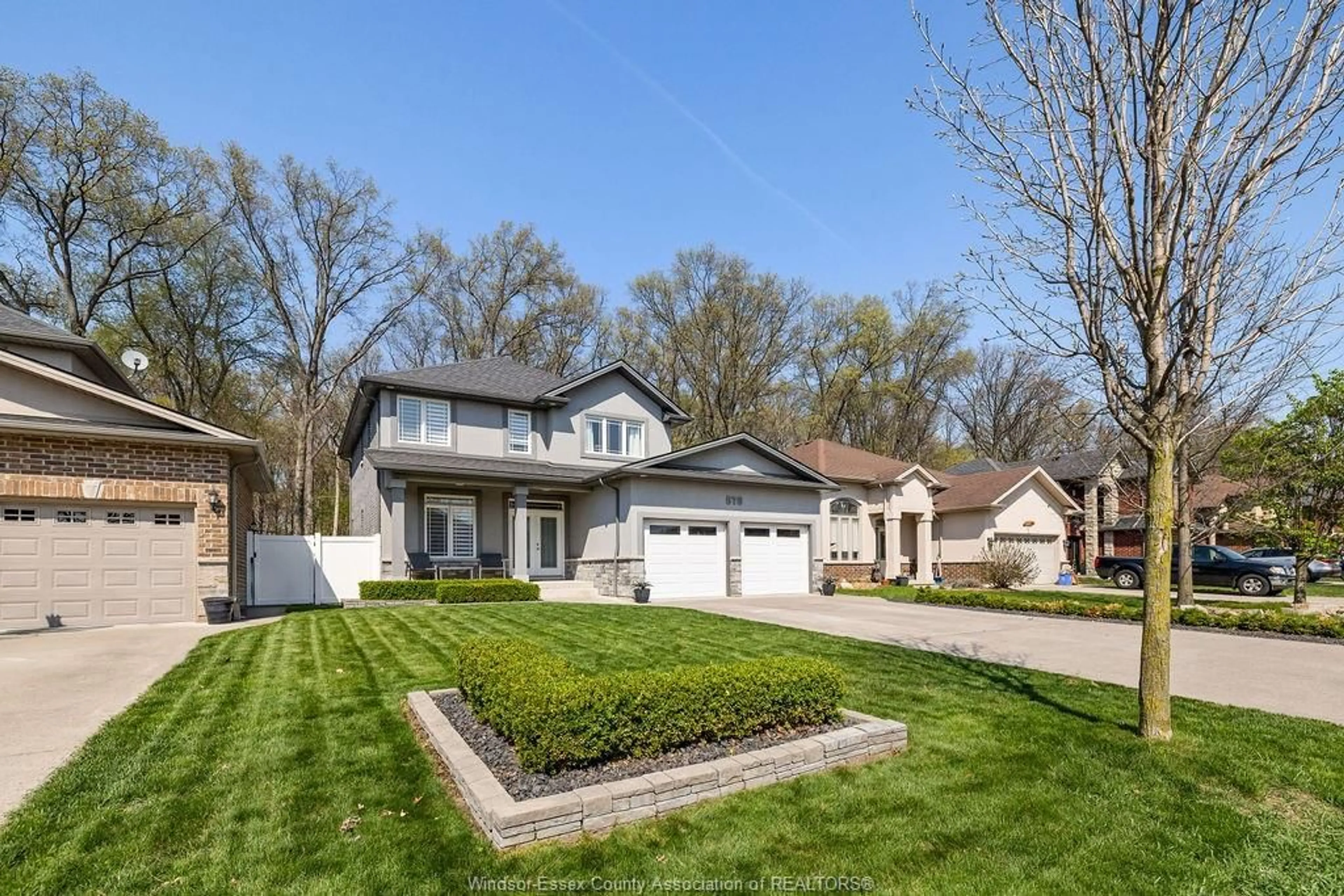 Unknown for 575 INTERNATIONAL, LaSalle Ontario N9J 0A3