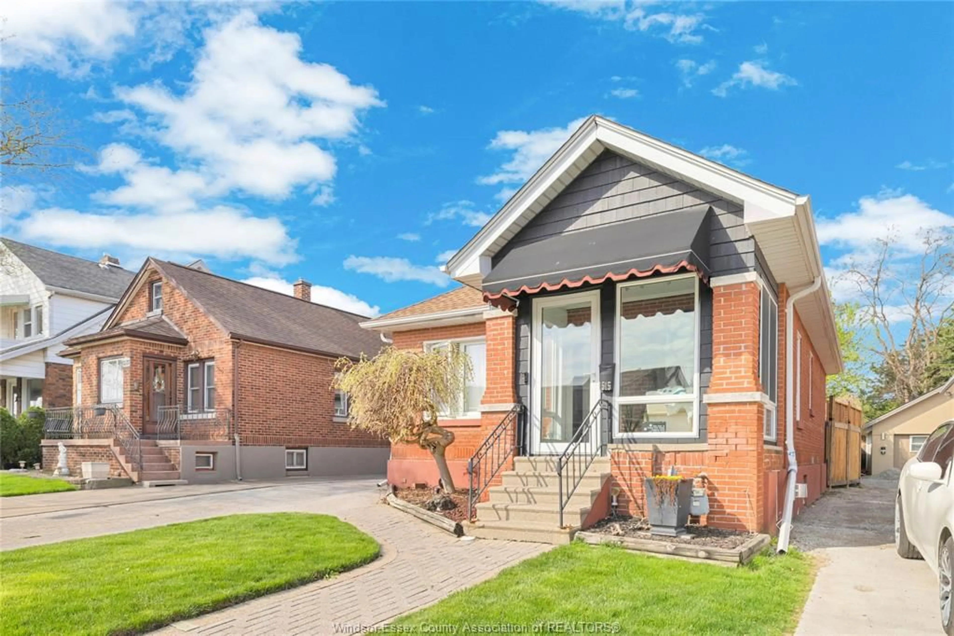 Home with brick exterior material, street for 1515 PARENT Ave, Windsor Ontario N8X 4J8
