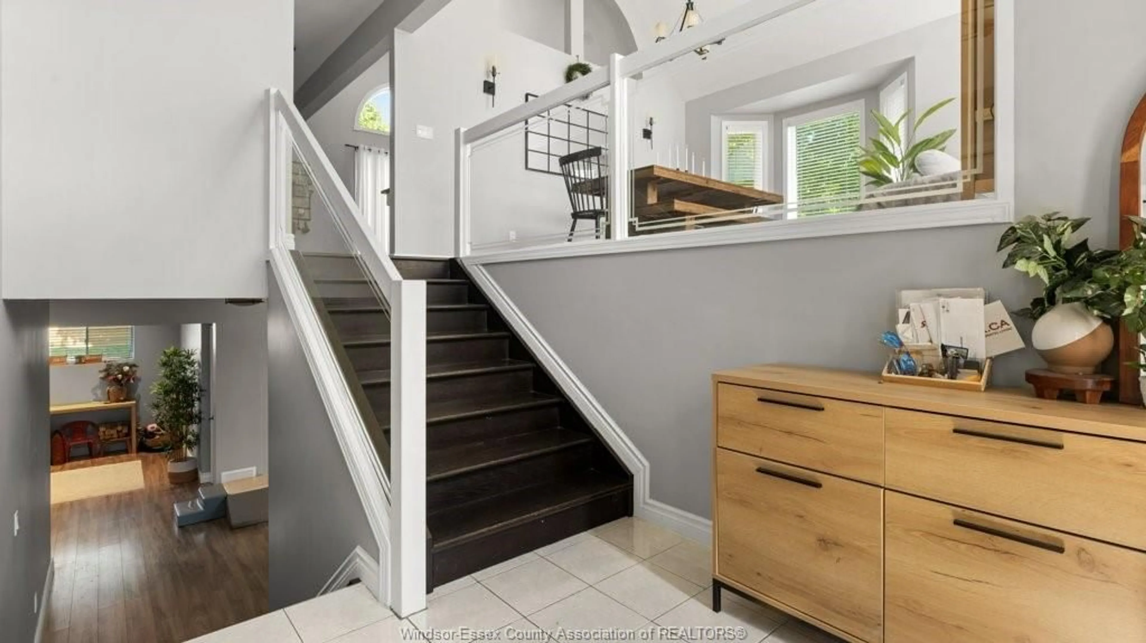 Stairs for 2840 WILDBERRY Cres, Tecumseh Ontario N9K 1C2