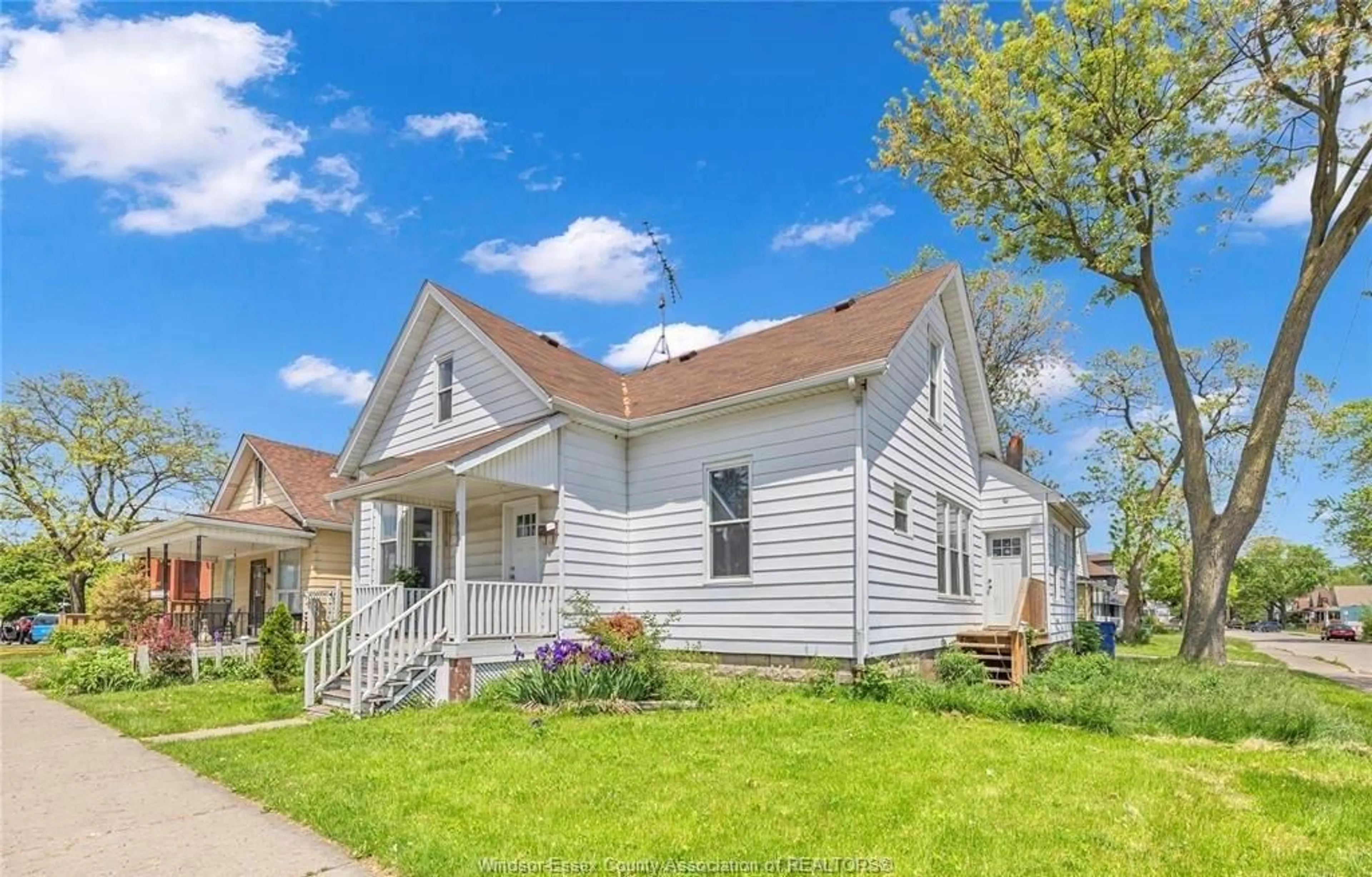 Home with vinyl exterior material, street for 294 LOUIS Ave, Windsor Ontario N9A 1W2