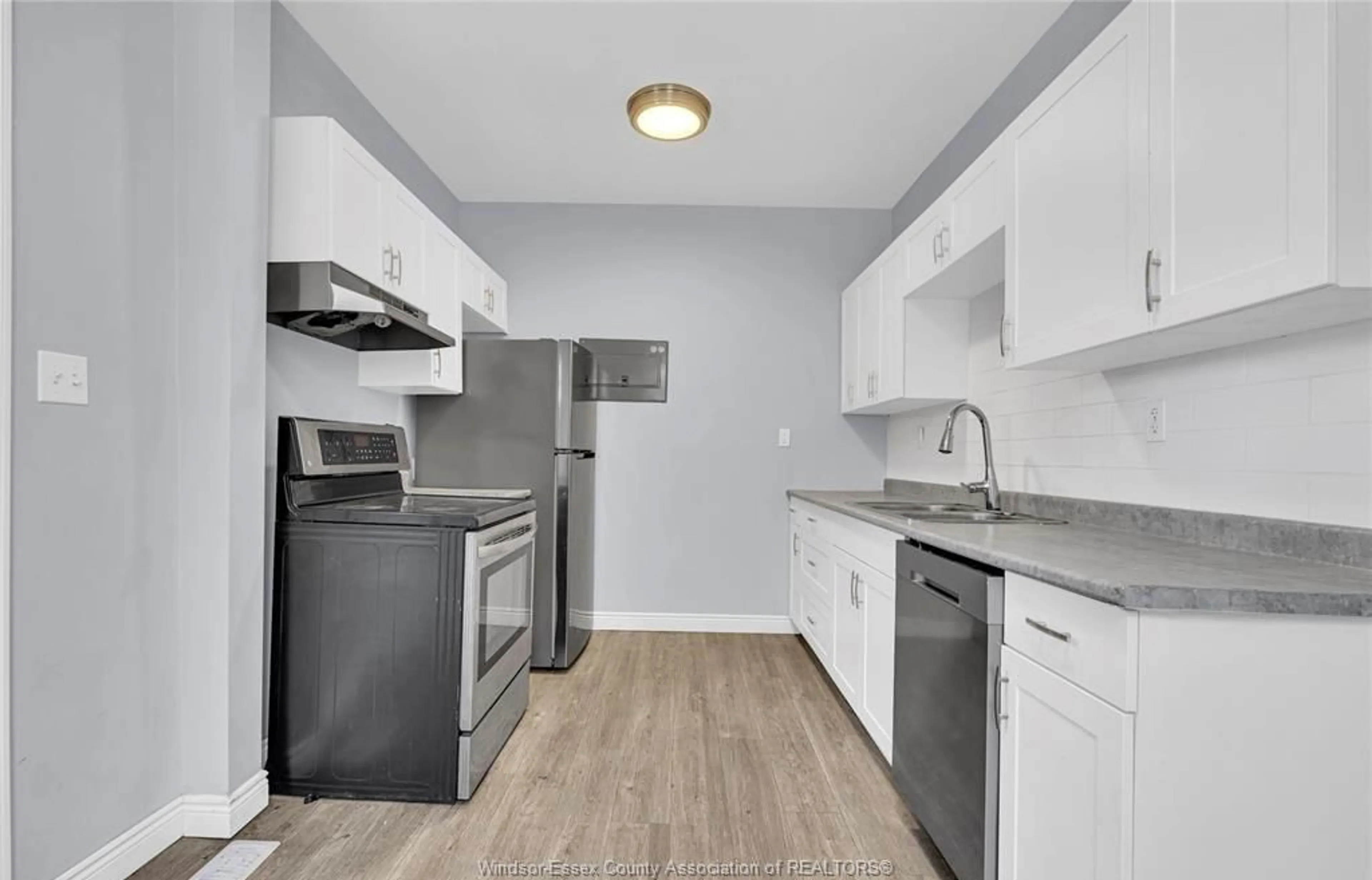Standard kitchen, unknown for 294 LOUIS Ave, Windsor Ontario N9A 1W2