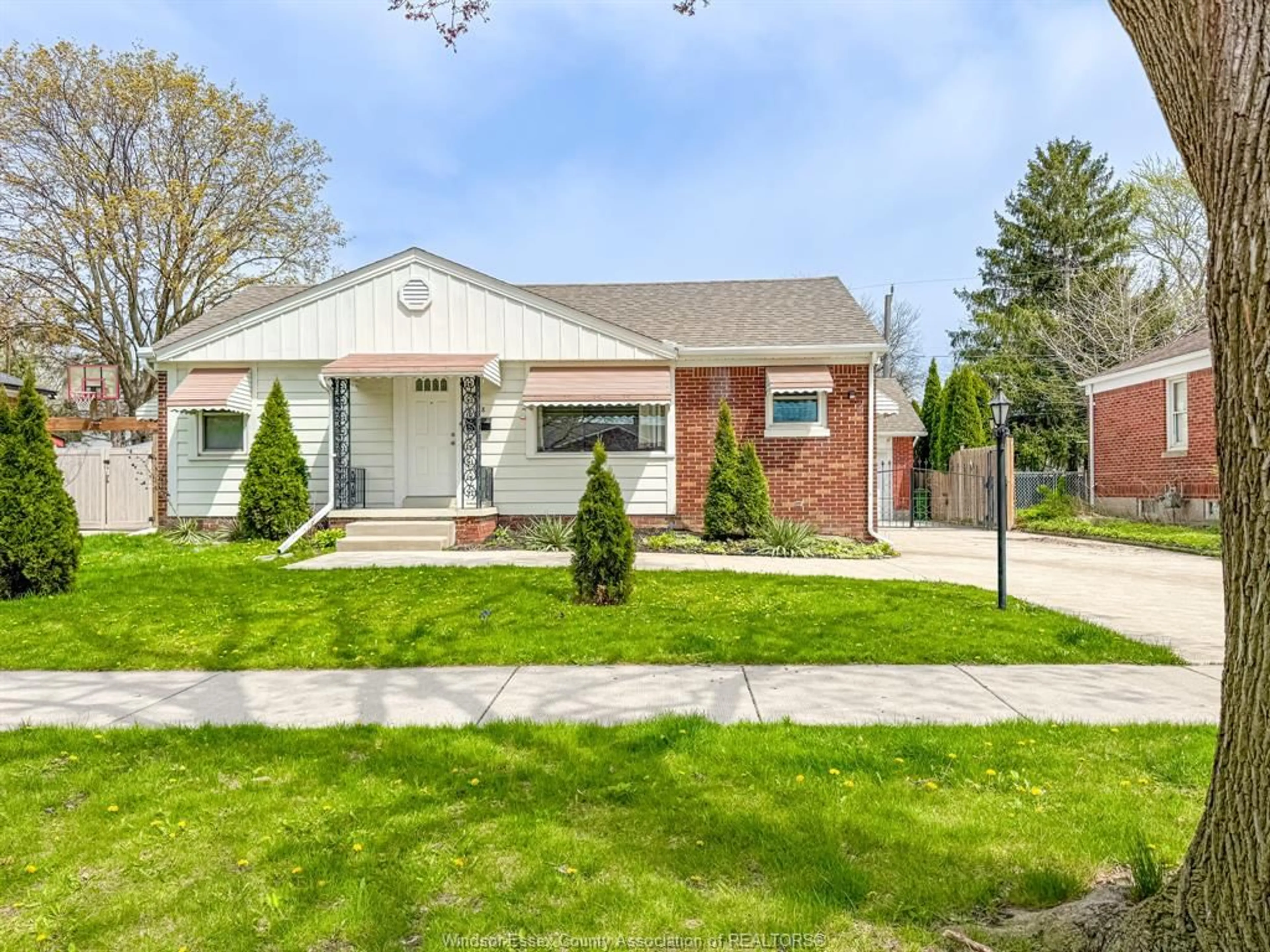 Home with brick exterior material, street for 2628 RANDOLPH, Windsor Ontario N9E 3C9
