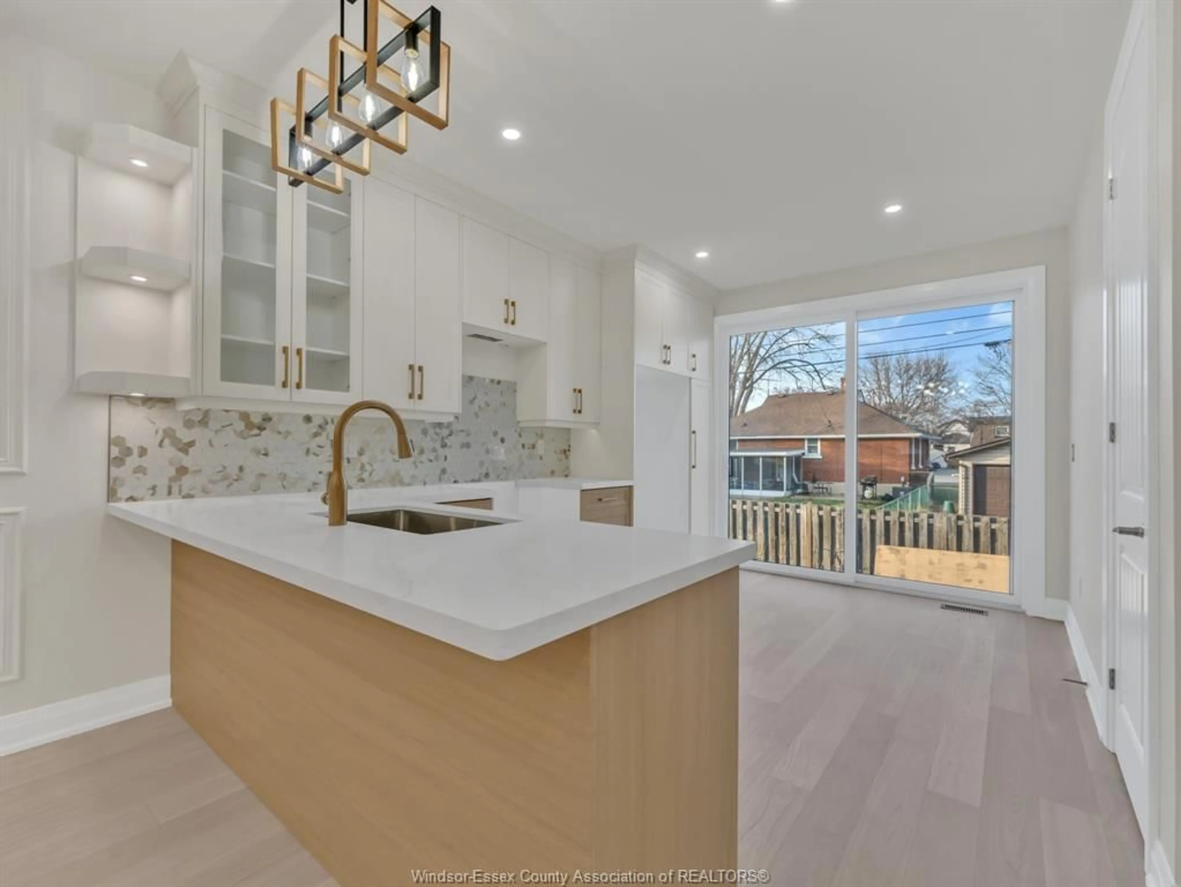 Open concept kitchen, ceramic/tile floor for 125 Laurier Dr, LaSalle Ontario N9J 1L4