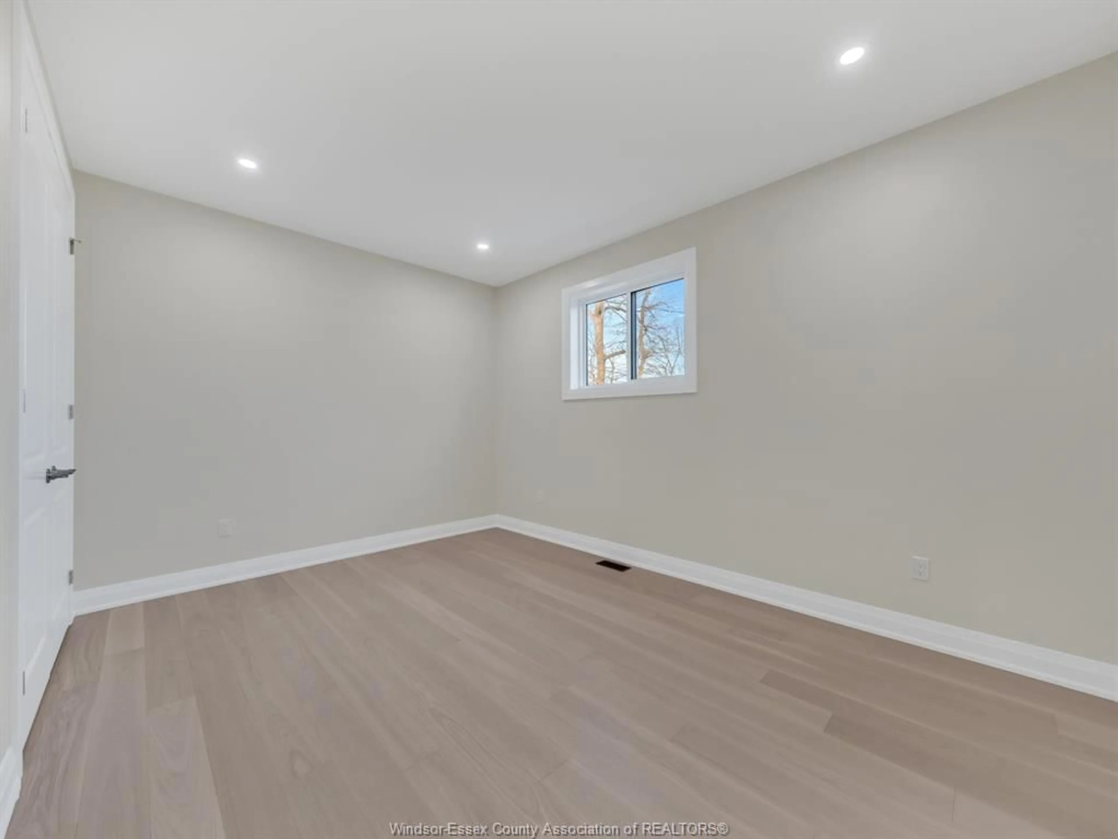 A pic of a room for 125 Laurier Dr, LaSalle Ontario N9J 1L4