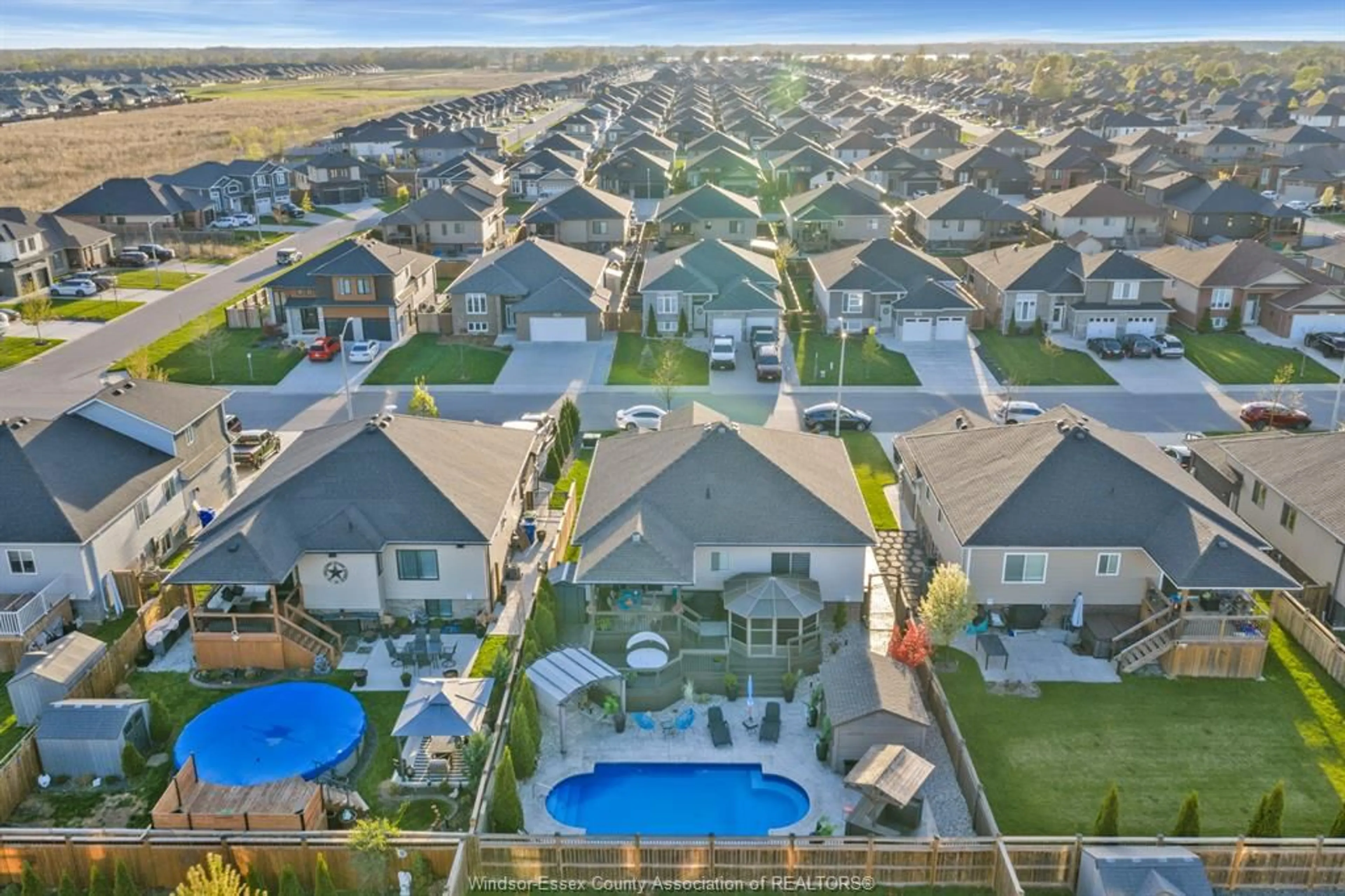 A pic from outside/outdoor area/front of a property/back of a property/a pic from drone, unknown for 360 LAVERS Cres, Amherstburg Ontario N9V 4C8