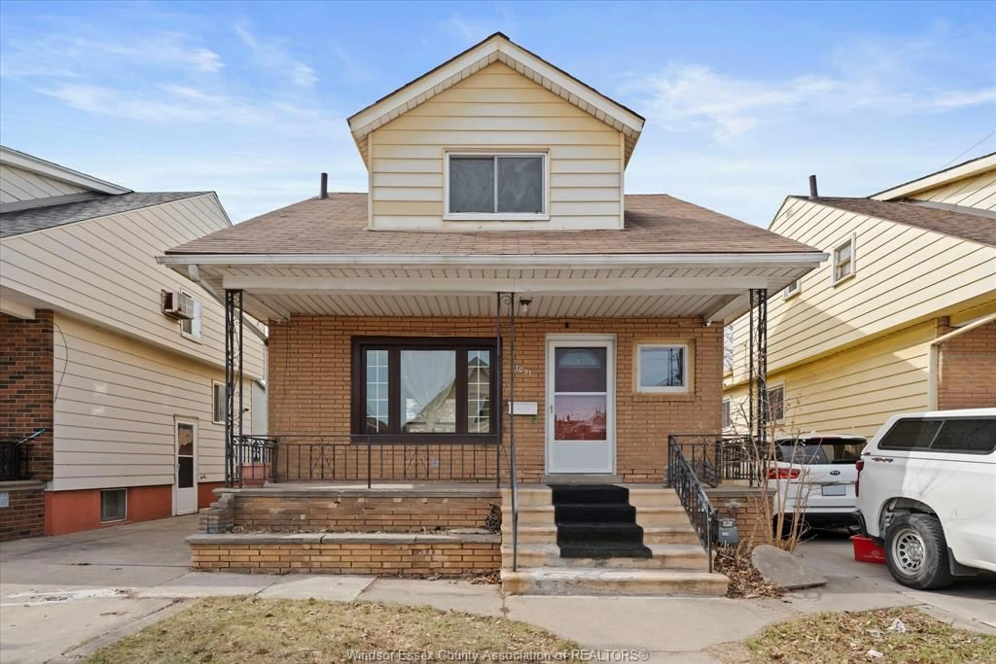 Home with brick exterior material, street for 1031 LOUIS AVE, Windsor Ontario N9A 1Y1