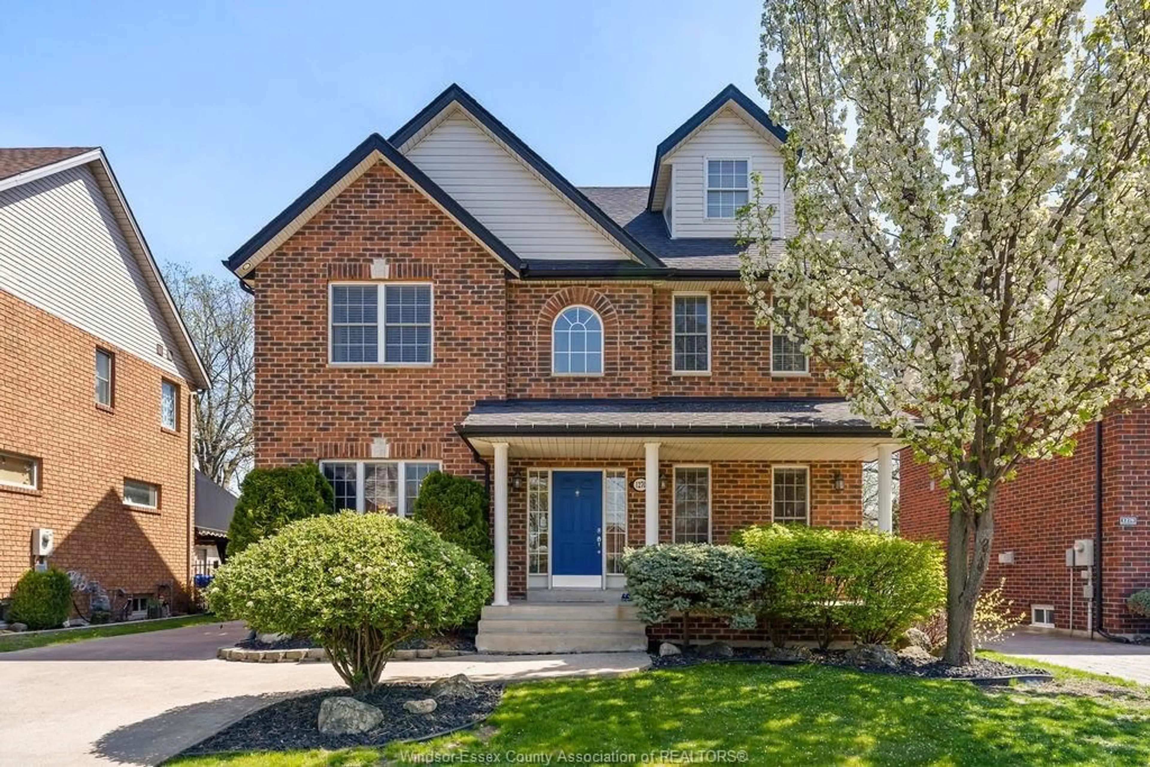 Home with brick exterior material, street for 1270 LAKEVIEW Ave, Windsor Ontario N8P 1K9