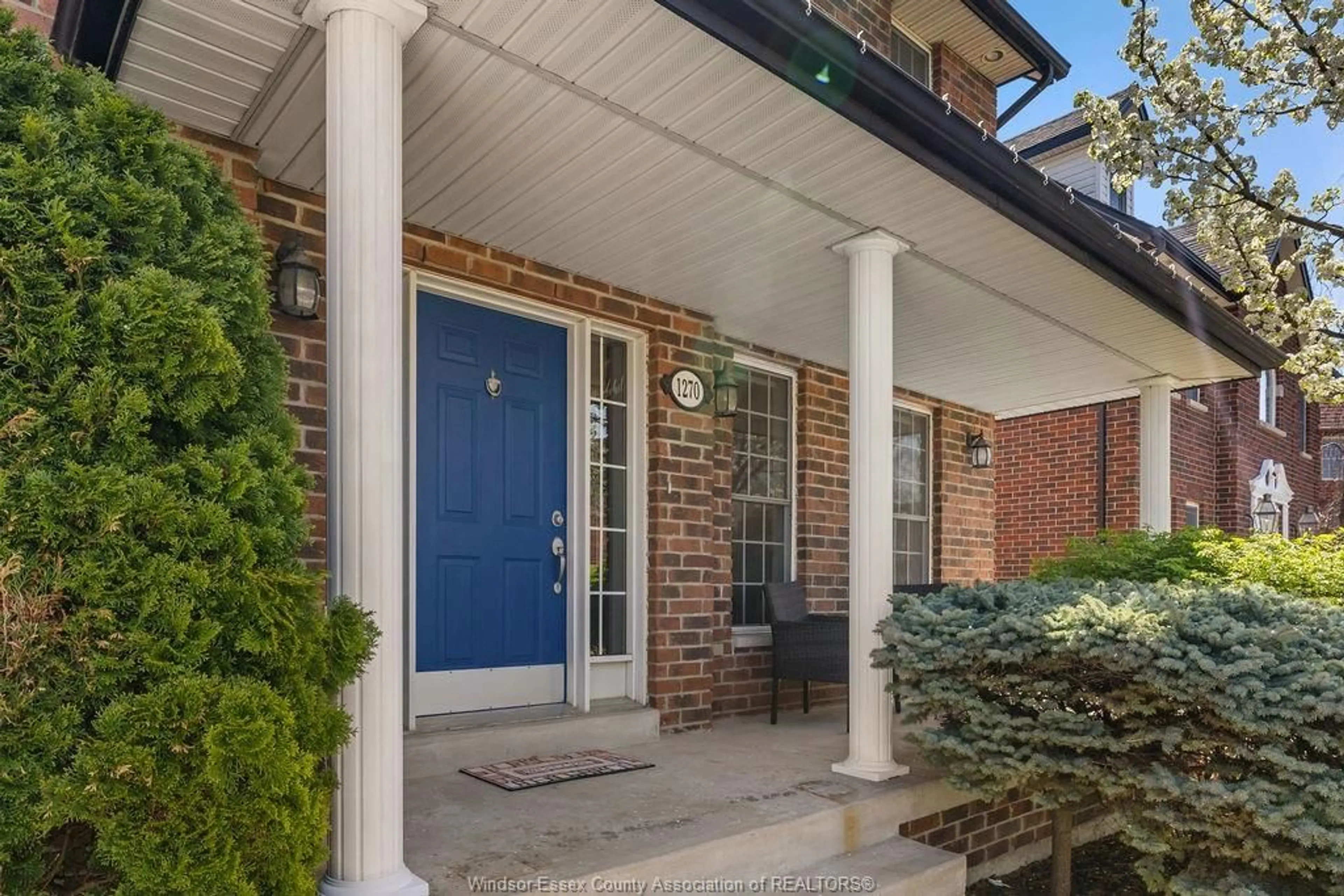 Home with brick exterior material, street for 1270 LAKEVIEW Ave, Windsor Ontario N8P 1K9